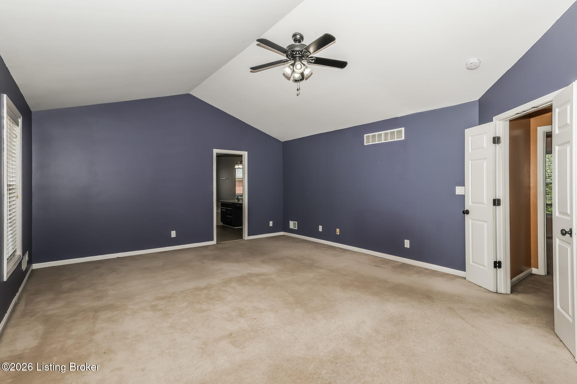 10917 Worthington Ln Property Photo 4