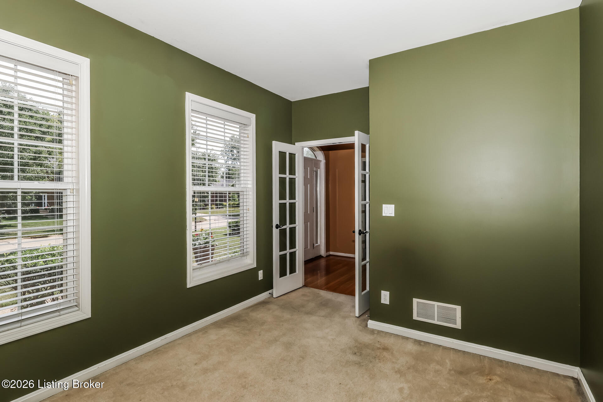 10917 Worthington Ln Property Photo 6