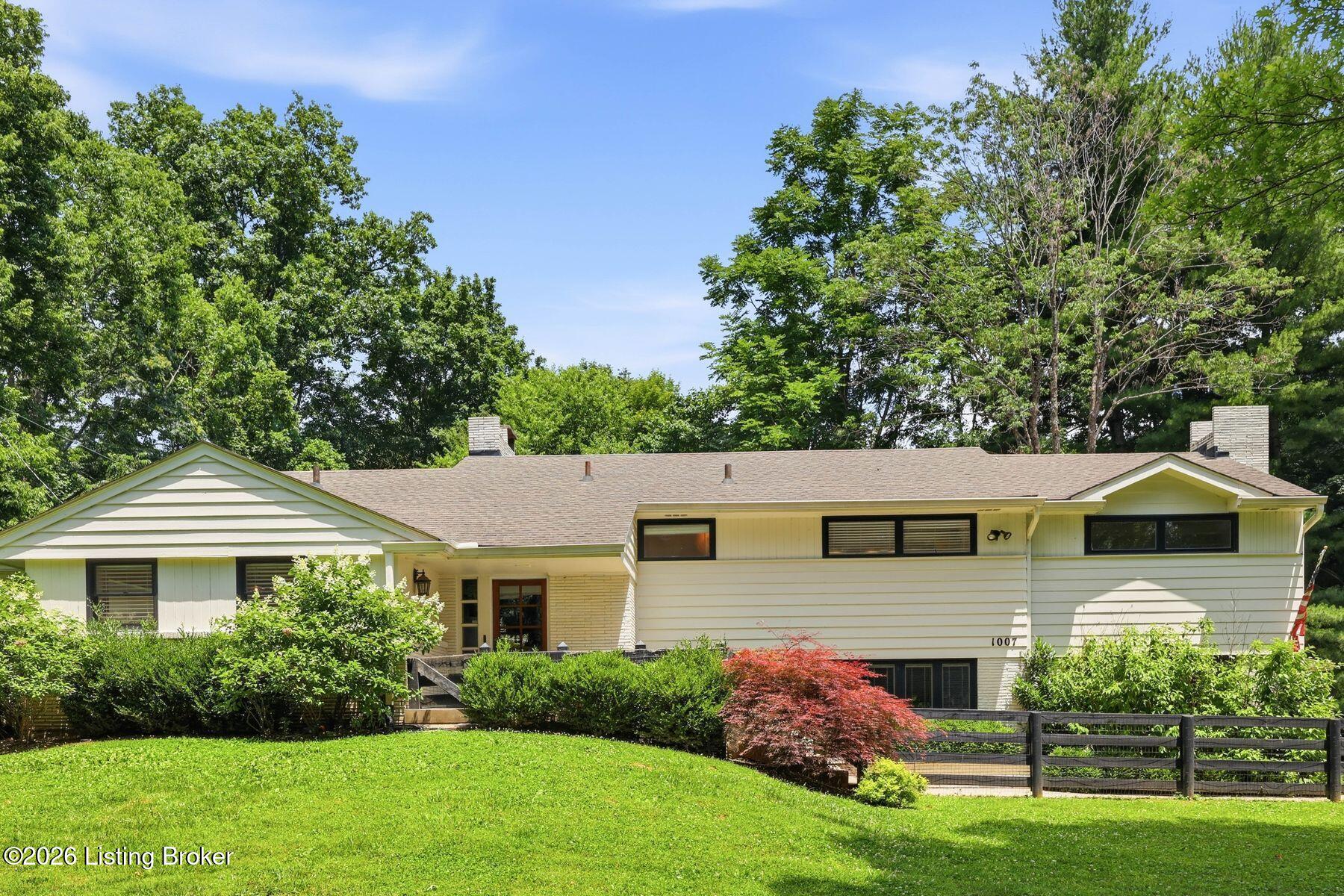 1007 Evergreen Rd Property Photo 3