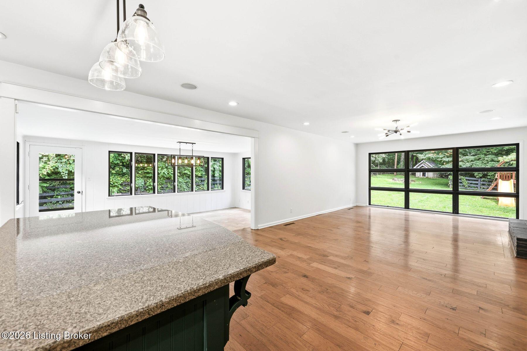1007 Evergreen Rd Property Photo 14