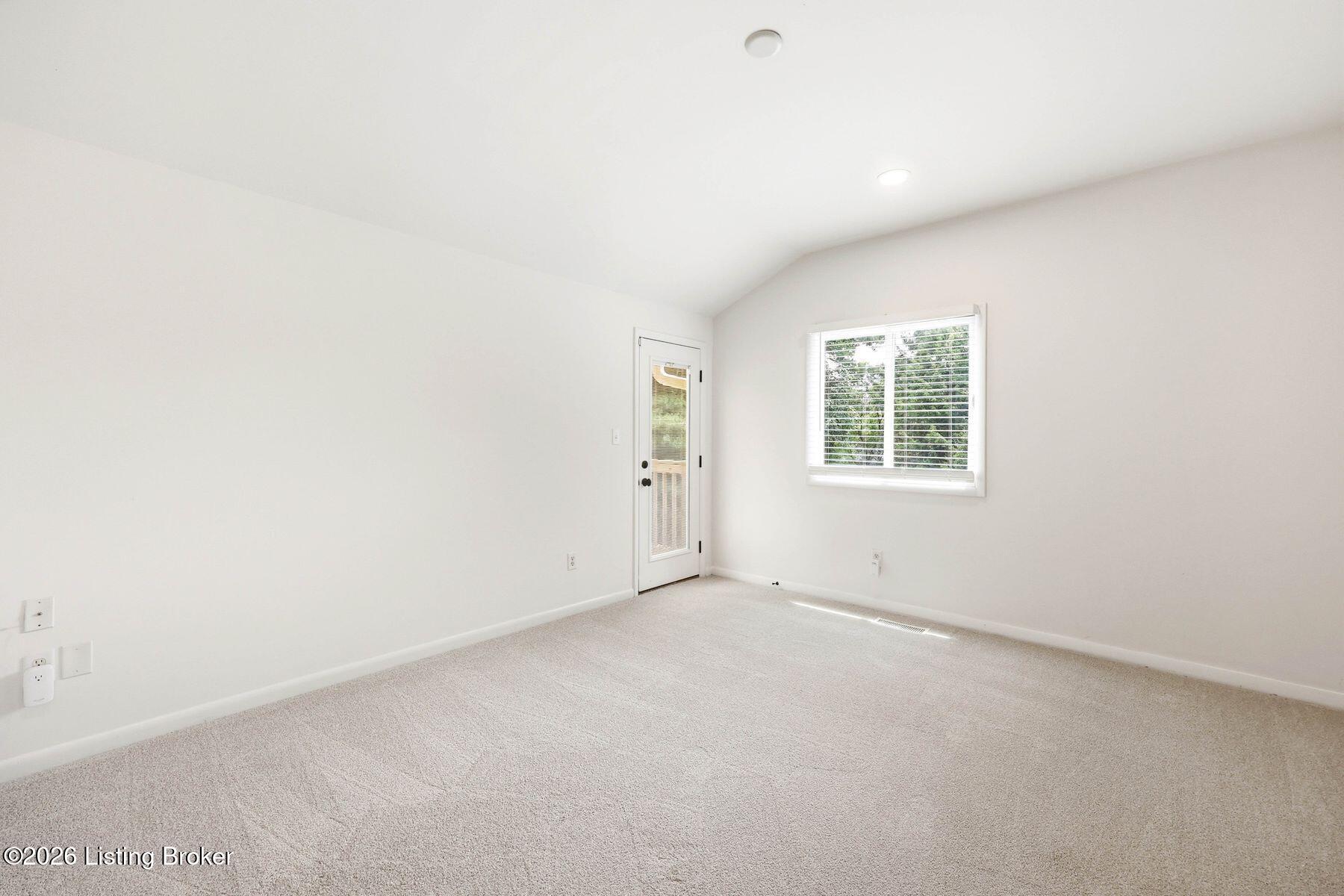 1007 Evergreen Rd Property Photo 17