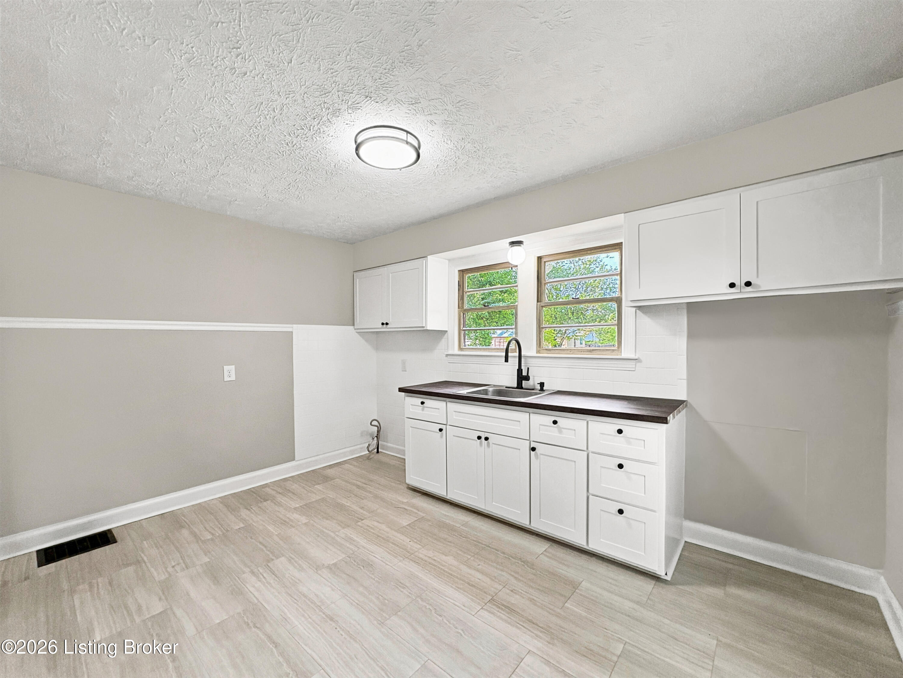 6215 Fox Ave Property Photo 23