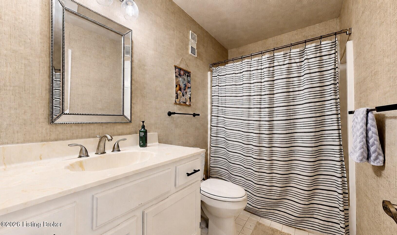 1616 Gardiner Ln 211 Property Photo 20