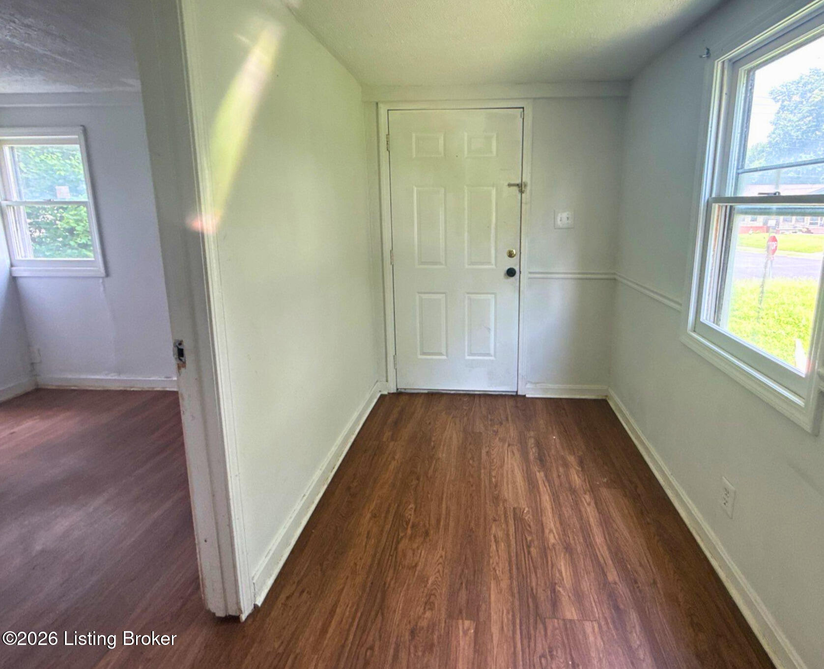 2901 Montana Ave Property Photo 3