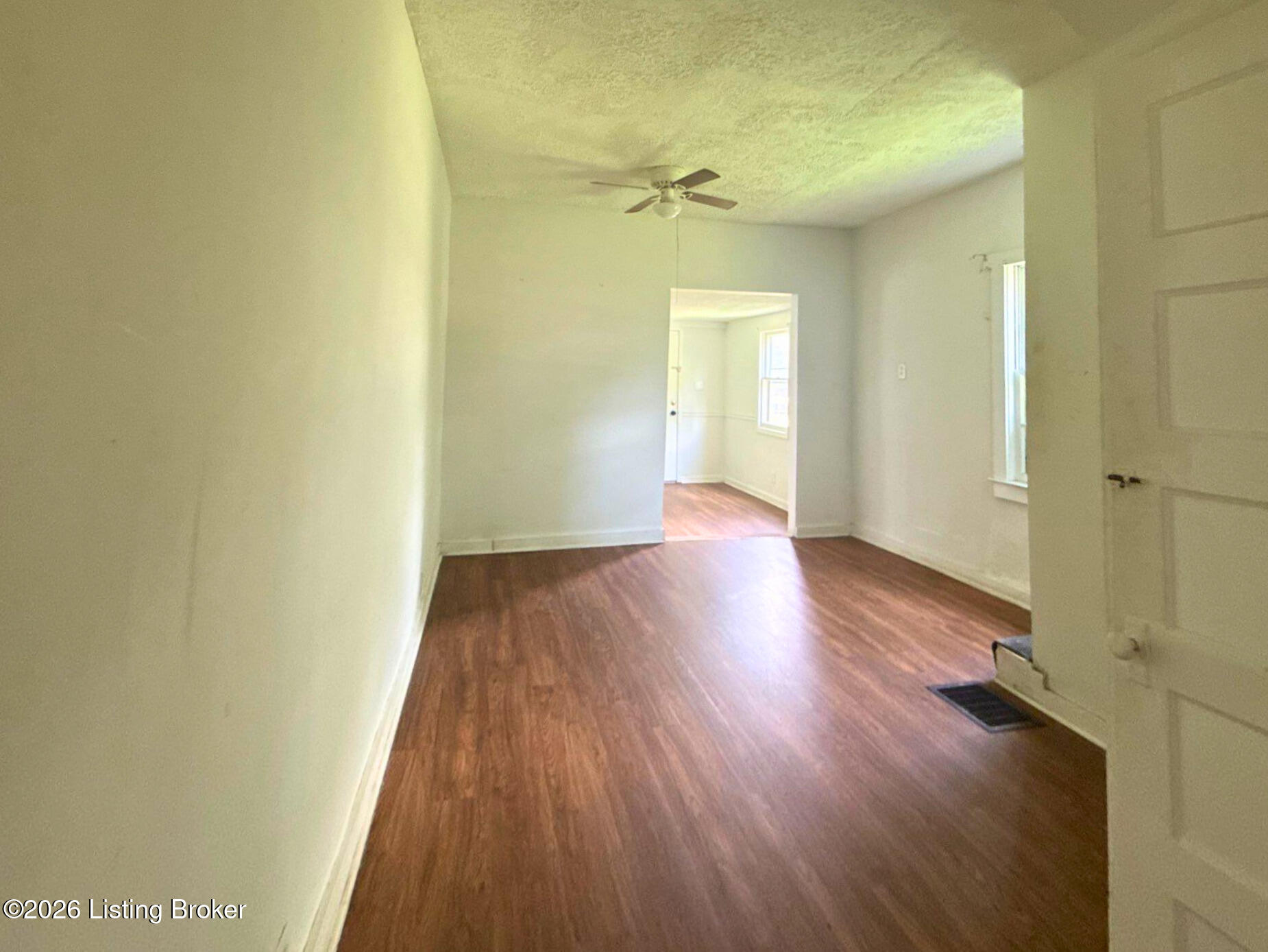 2901 Montana Ave Property Photo 4