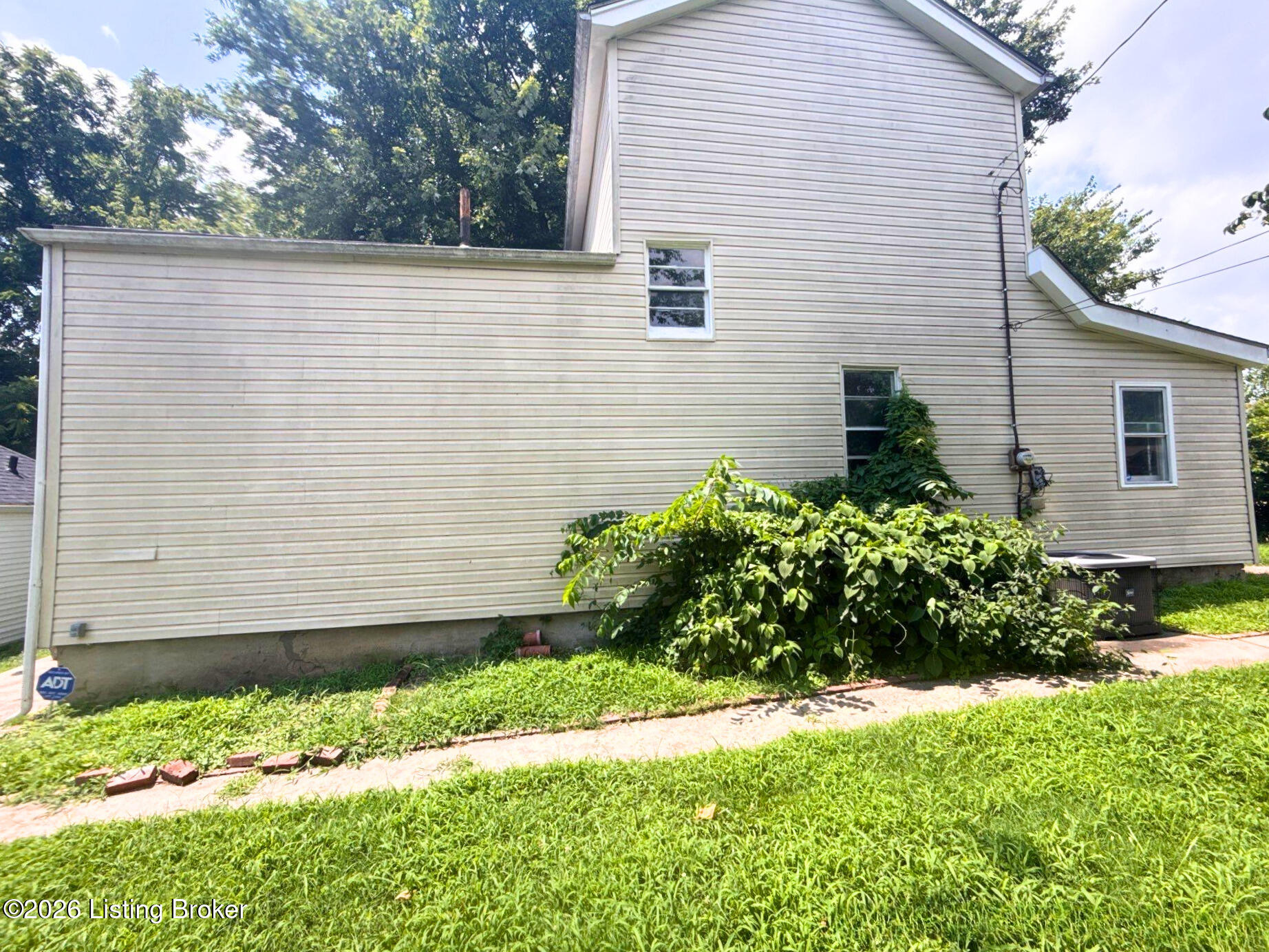 2901 Montana Ave Property Photo 17