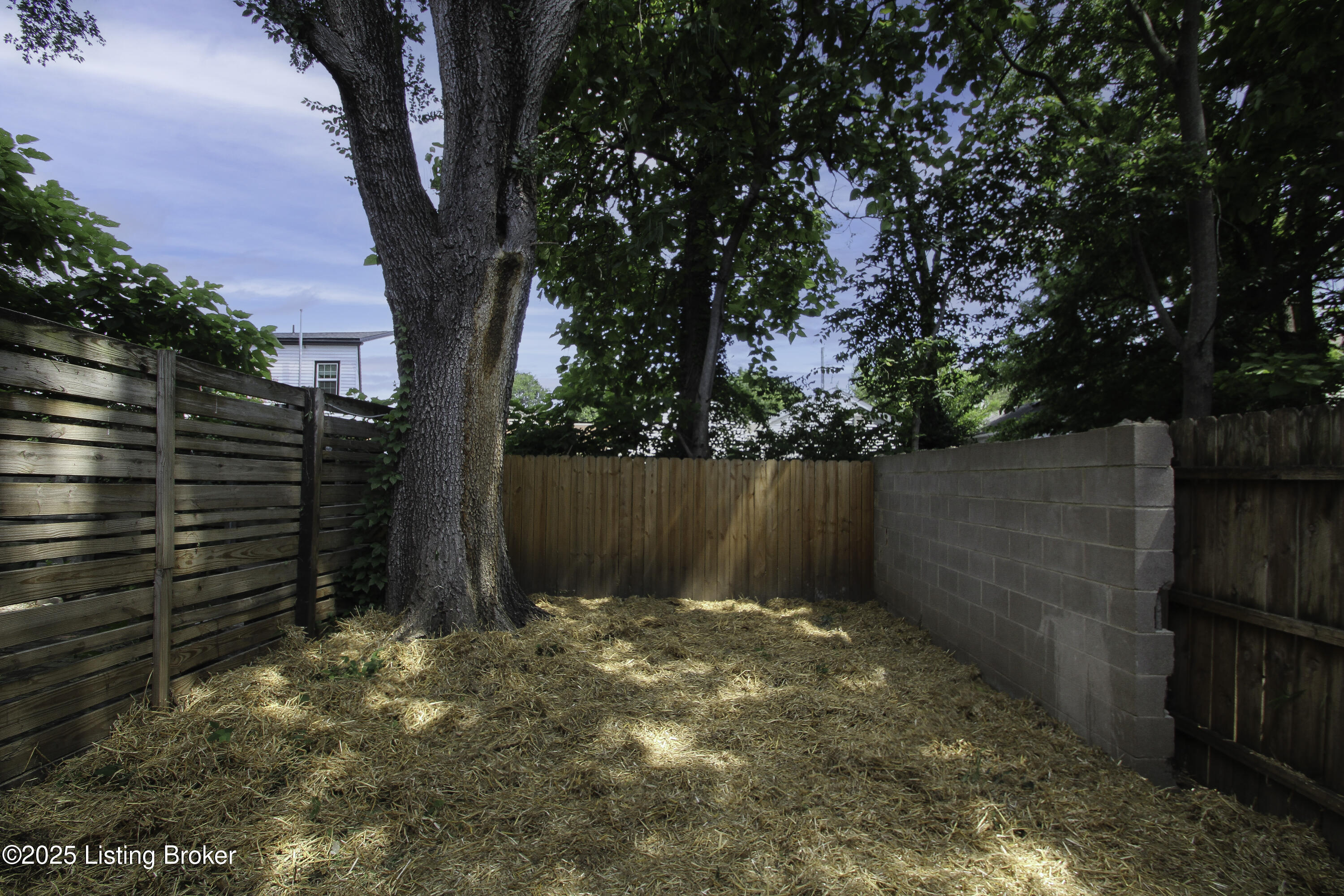 719 Lampton St Property Photo 36