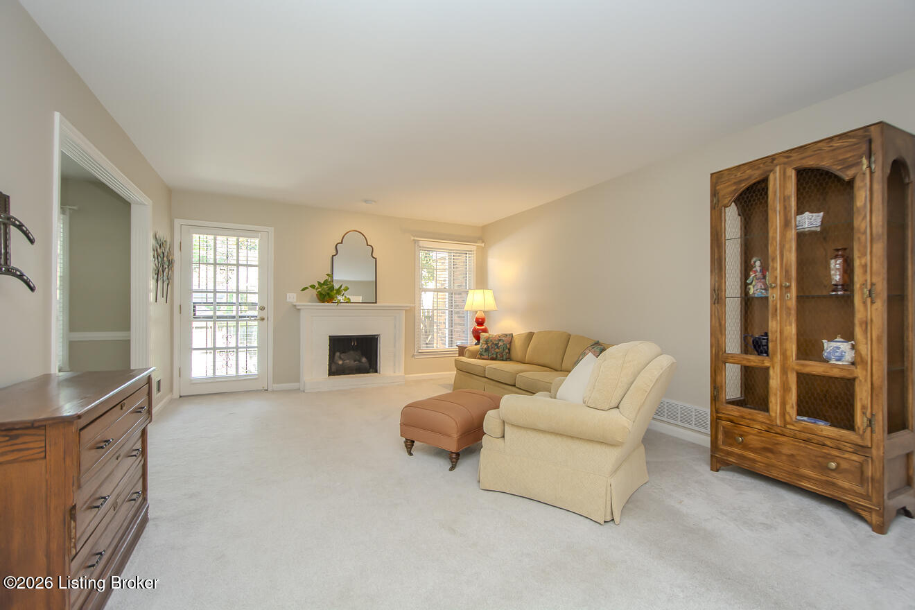 1023 Whetstone Way Property Photo 2