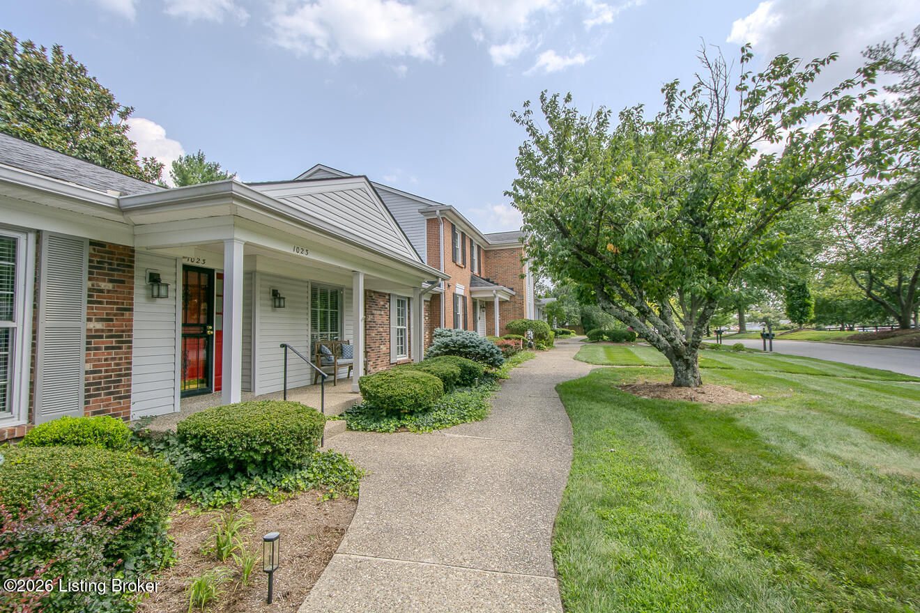1023 Whetstone Way Property Photo 8