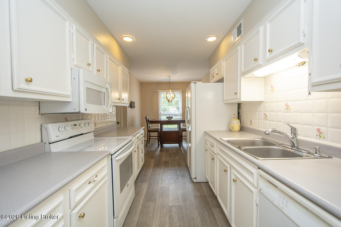 1023 Whetstone Way Property Photo 24