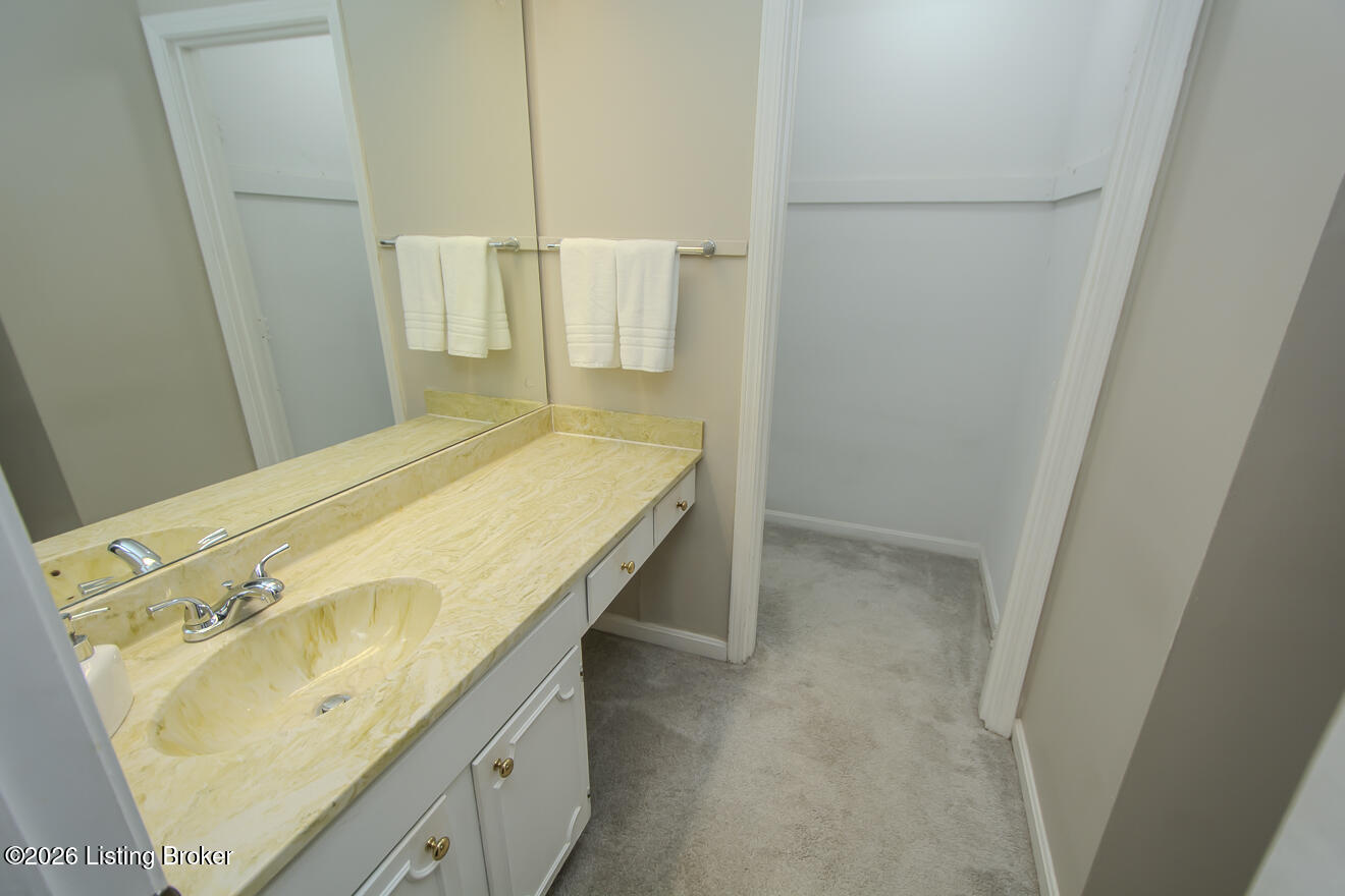 1023 Whetstone Way Property Photo 32