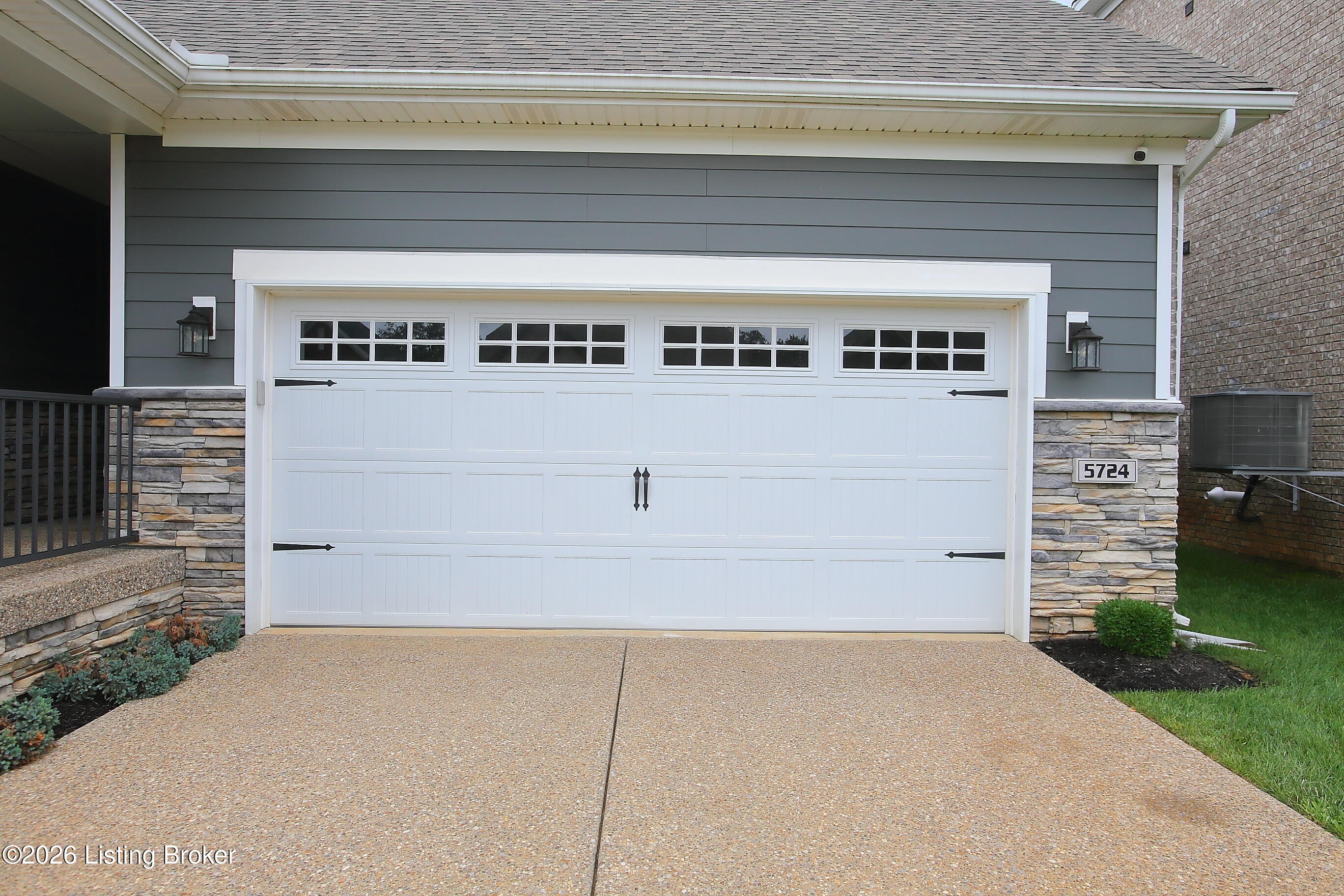 5724 Ruby Falls Dr Property Photo 4