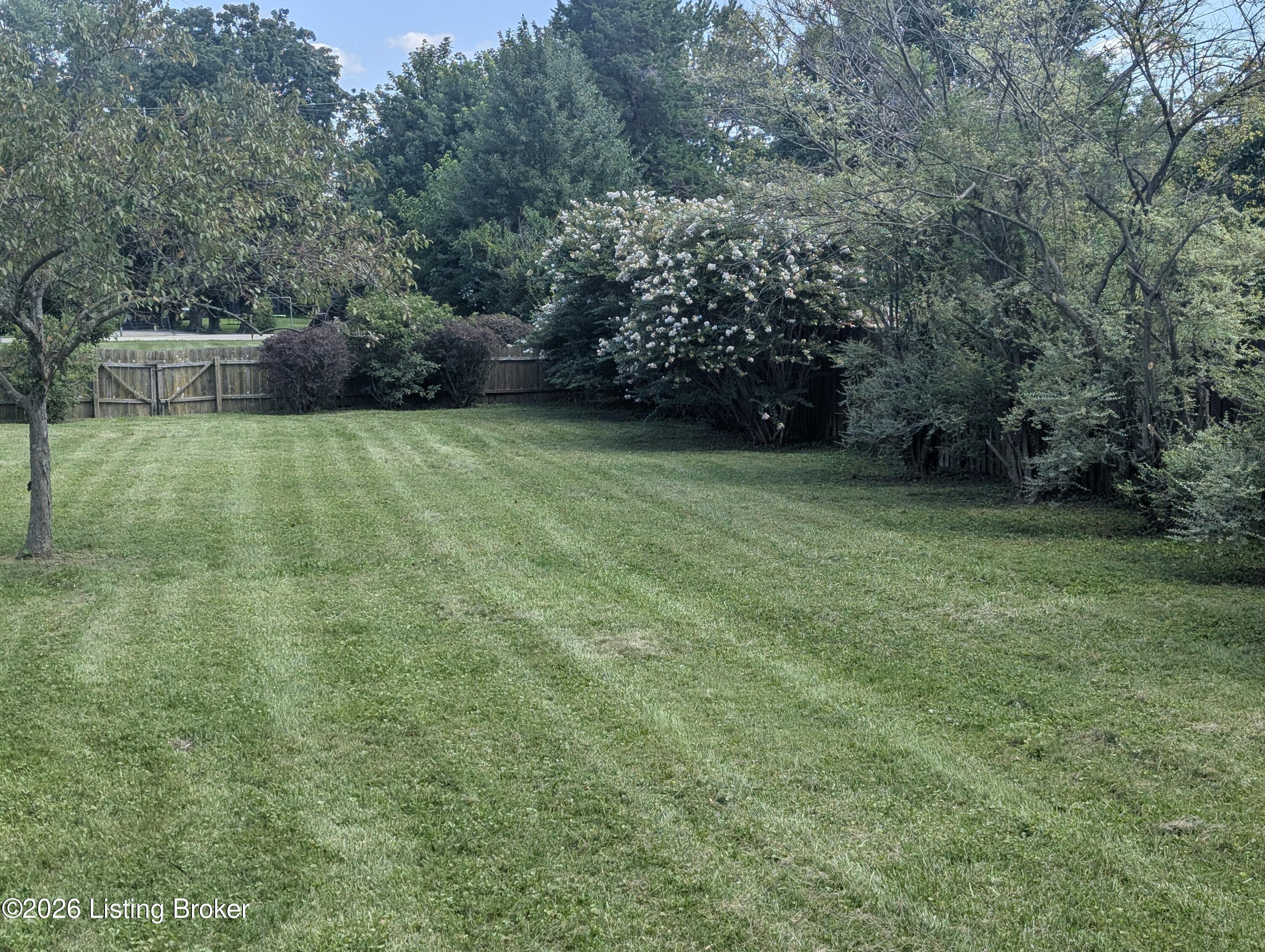 7804 E Manslick Rd Property Photo 7