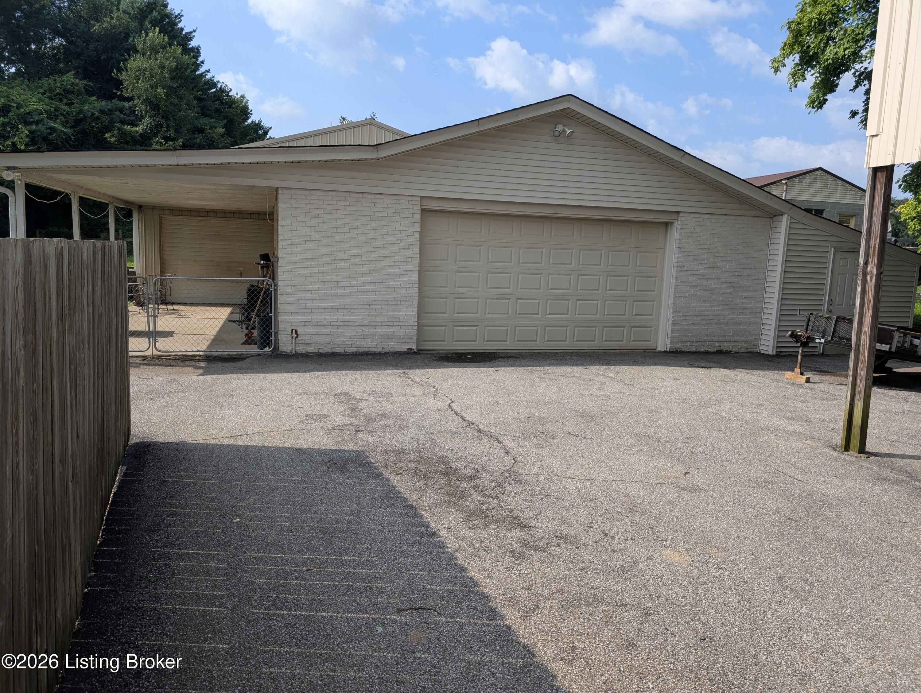 7804 E Manslick Rd Property Photo 49