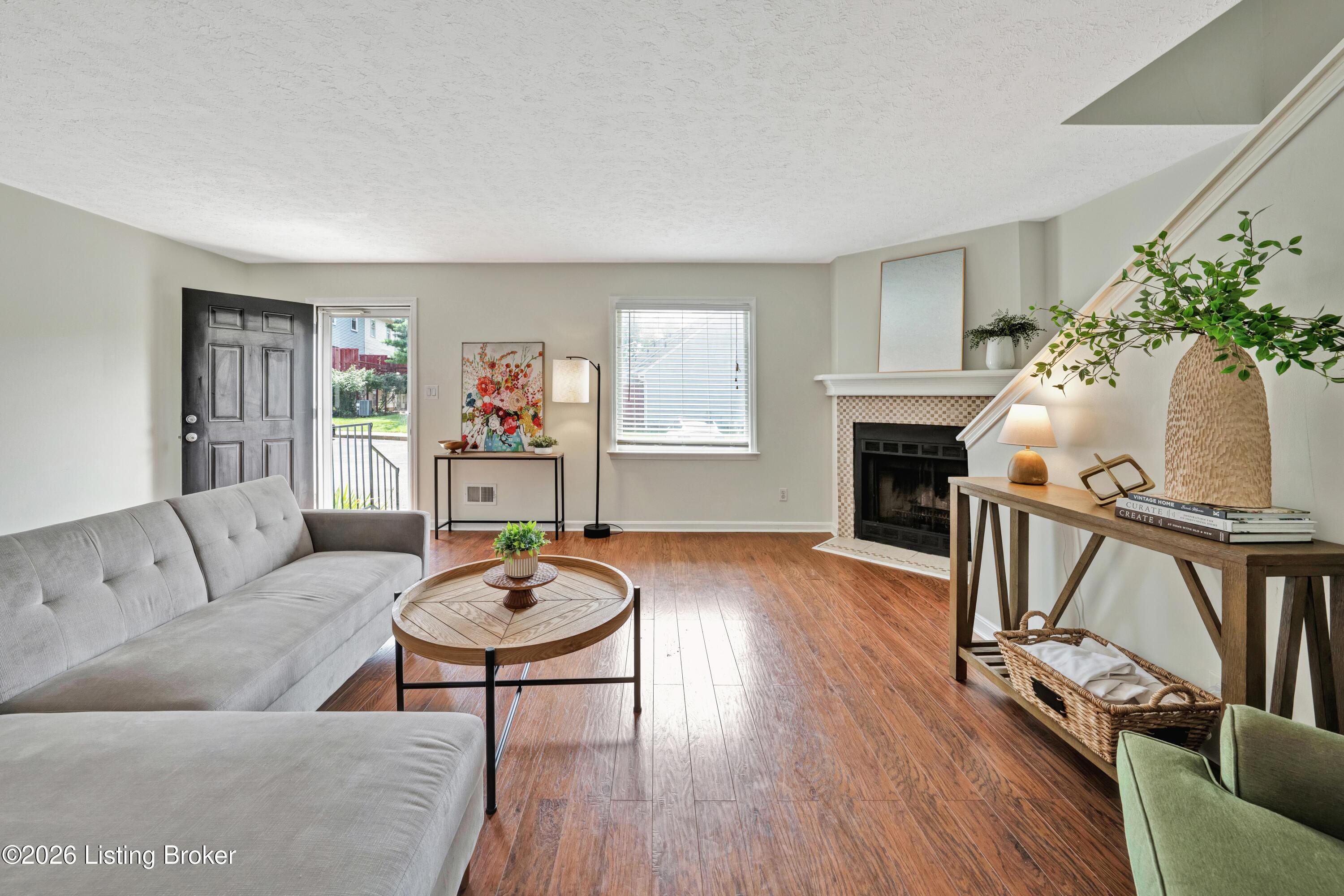 10787 Colonial Woods Way Property Photo 6