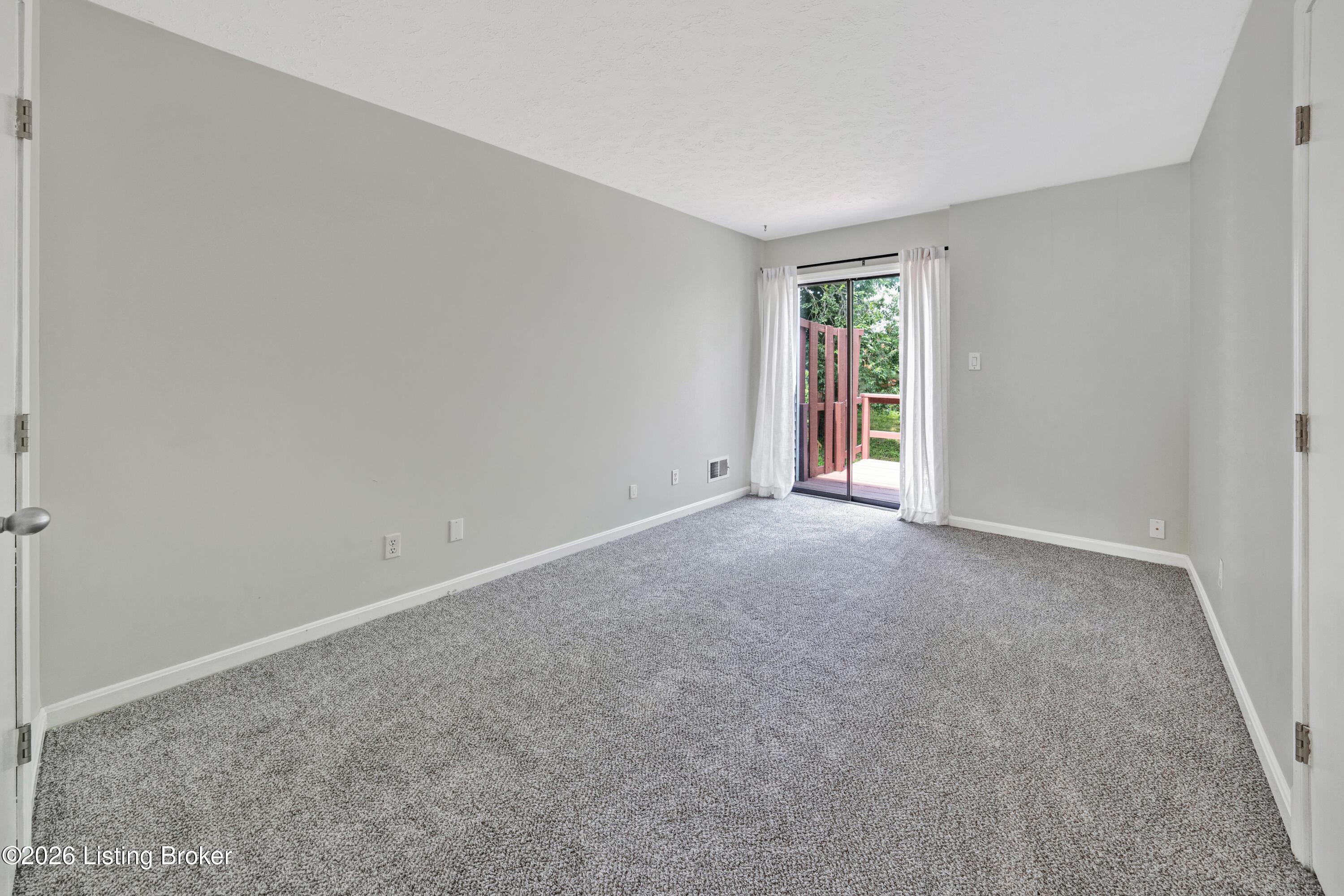 10787 Colonial Woods Way Property Photo 10