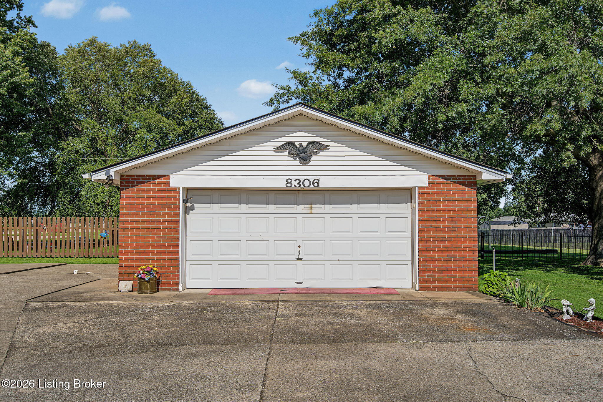 8306 Terry Rd Property Photo 4