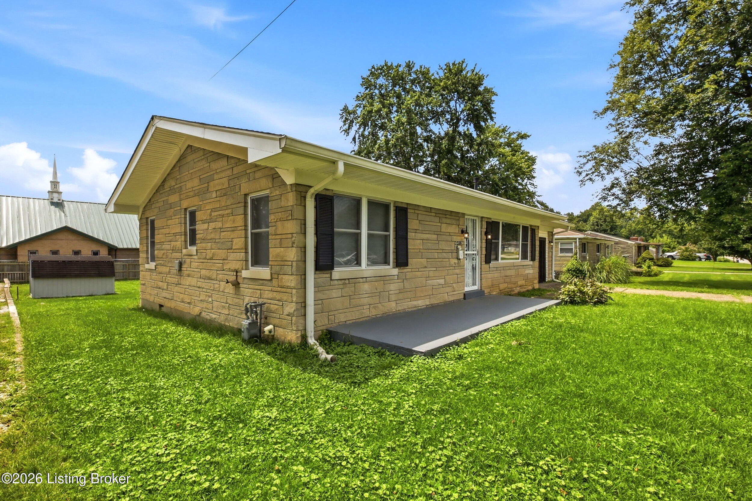 6412 South Dr Property Photo 3