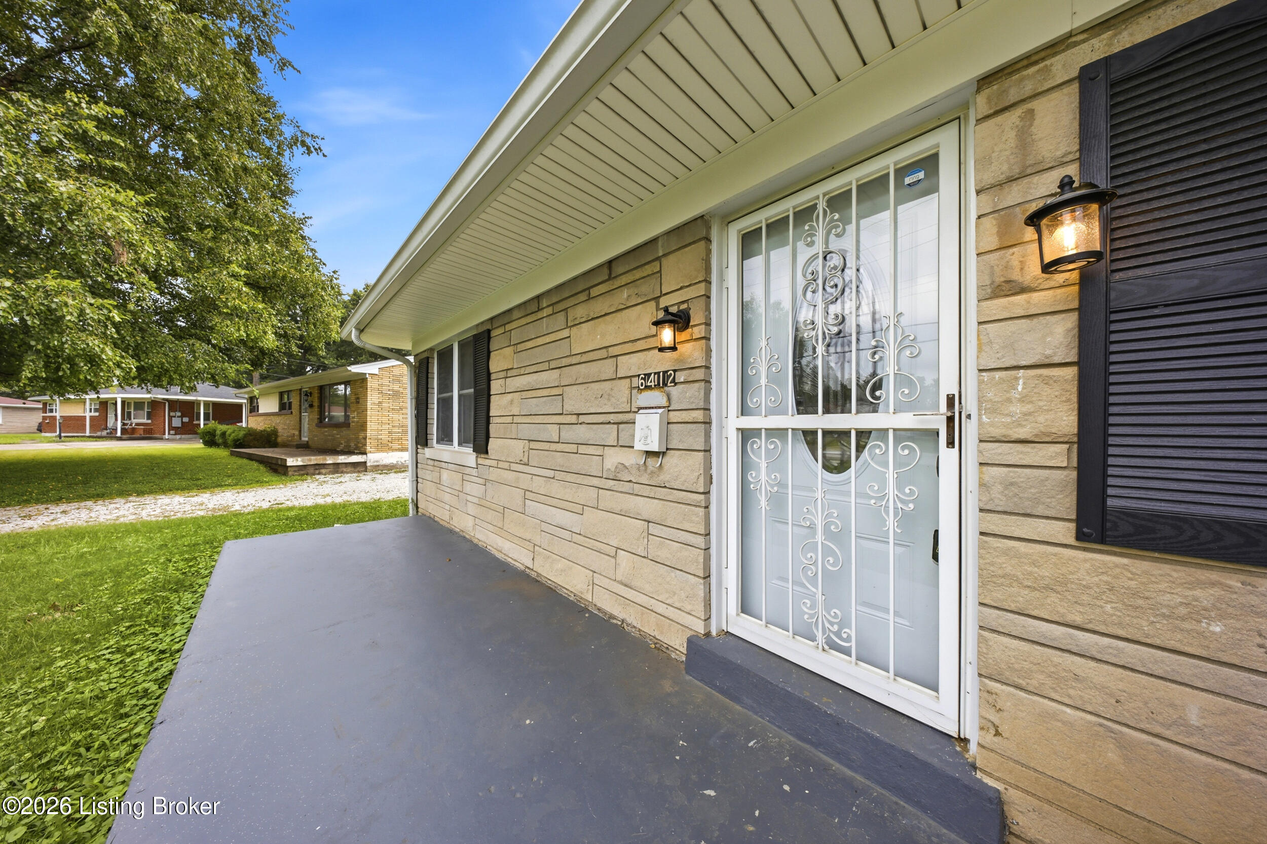6412 South Dr Property Photo 5