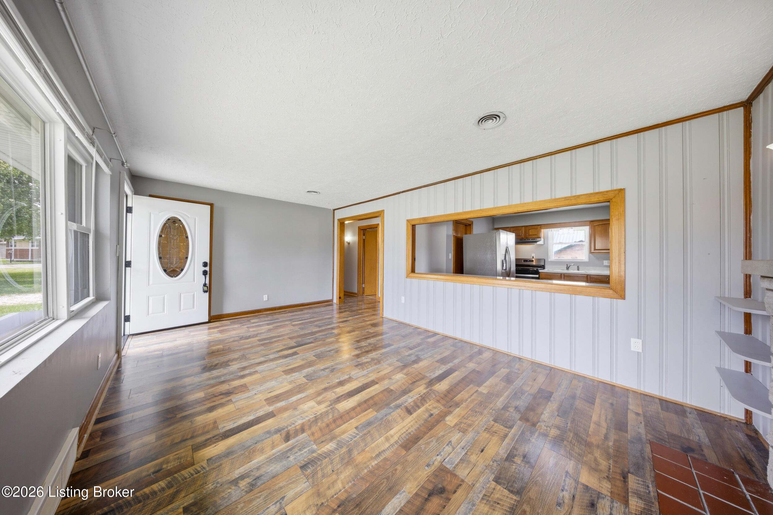 6412 South Dr Property Photo 7