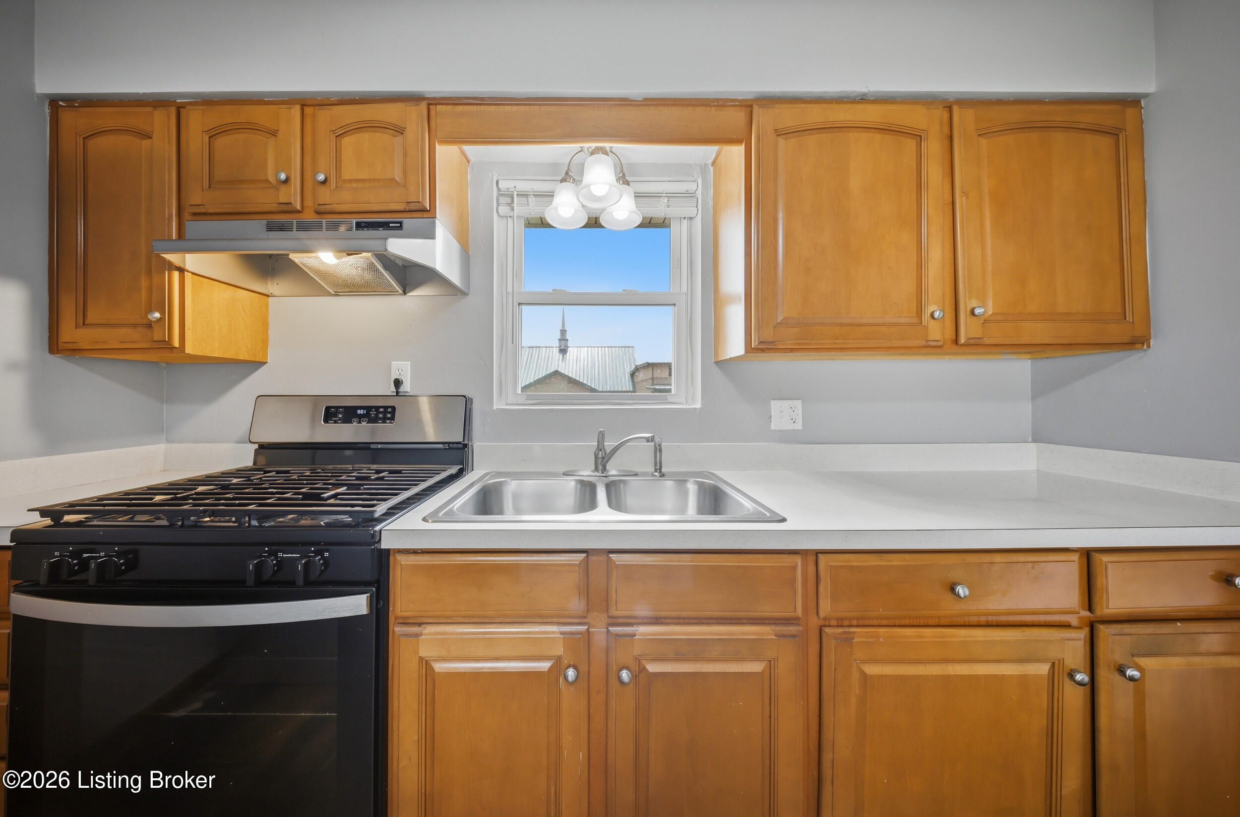 6412 South Dr Property Photo 10
