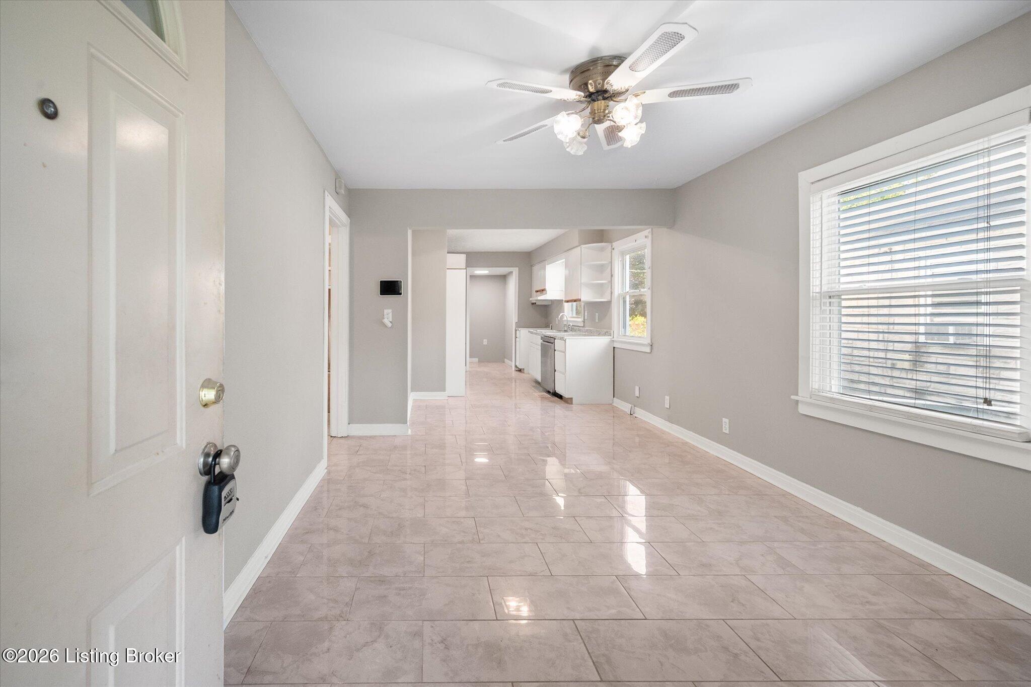 2455 Lindbergh Dr Property Photo 4