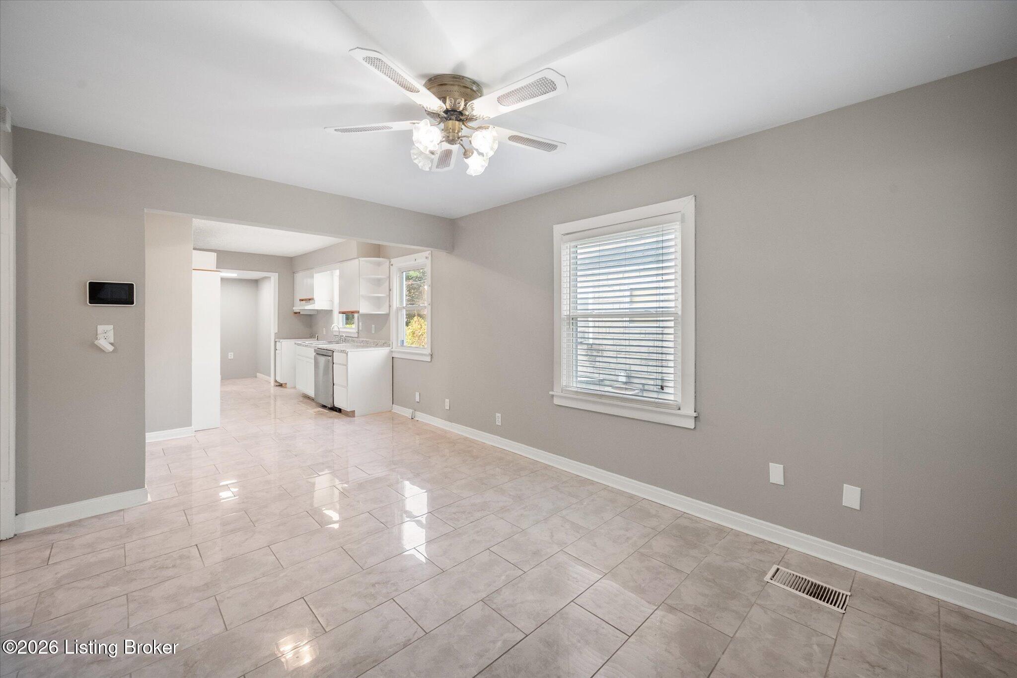 2455 Lindbergh Dr Property Photo 5