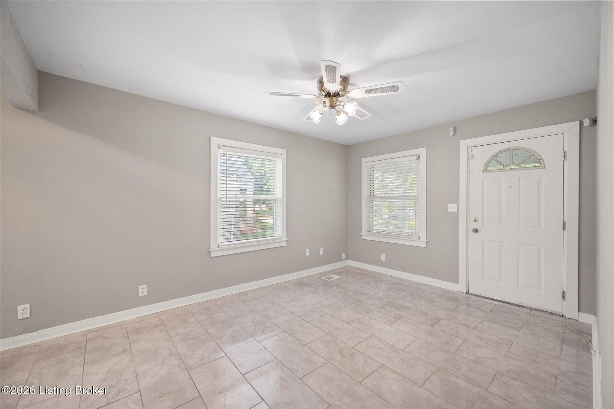 2455 Lindbergh Dr Property Photo 6