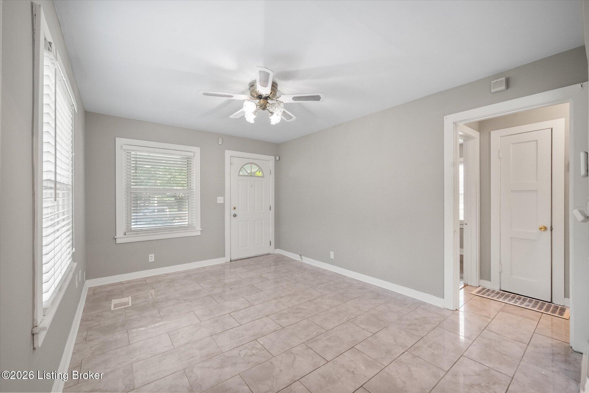 2455 Lindbergh Dr Property Photo 7