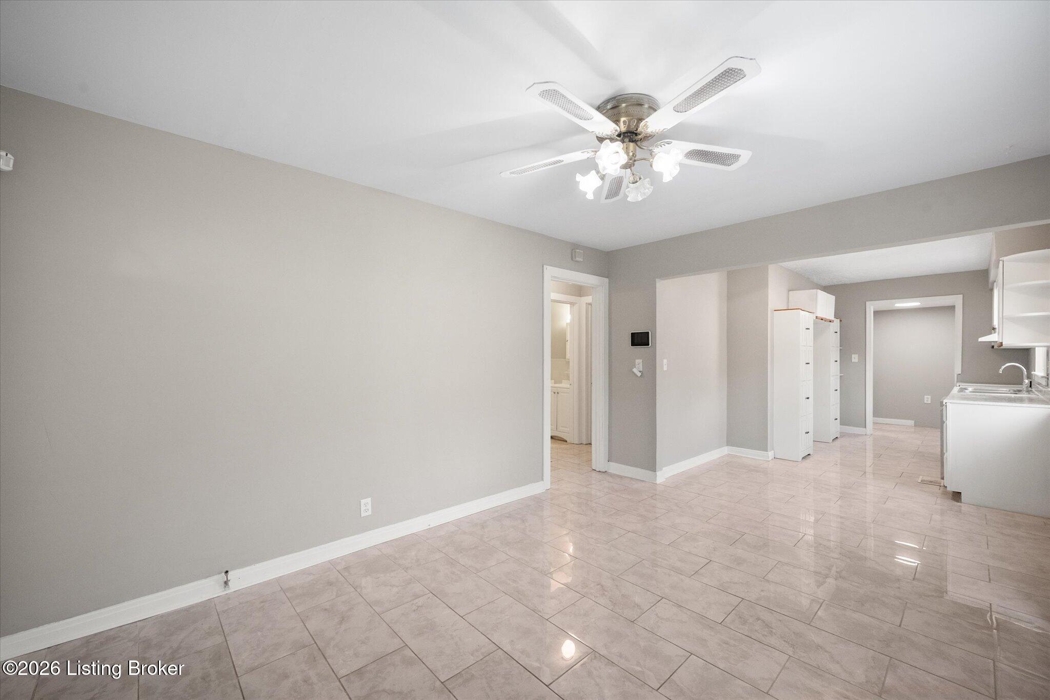 2455 Lindbergh Dr Property Photo 8