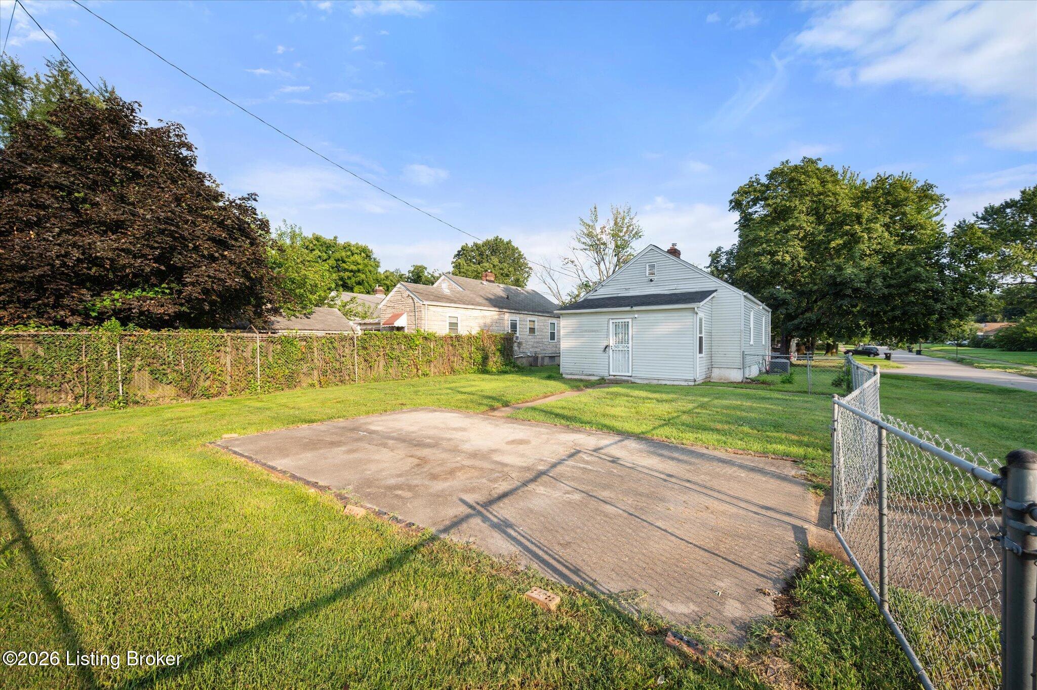 2455 Lindbergh Dr Property Photo 25