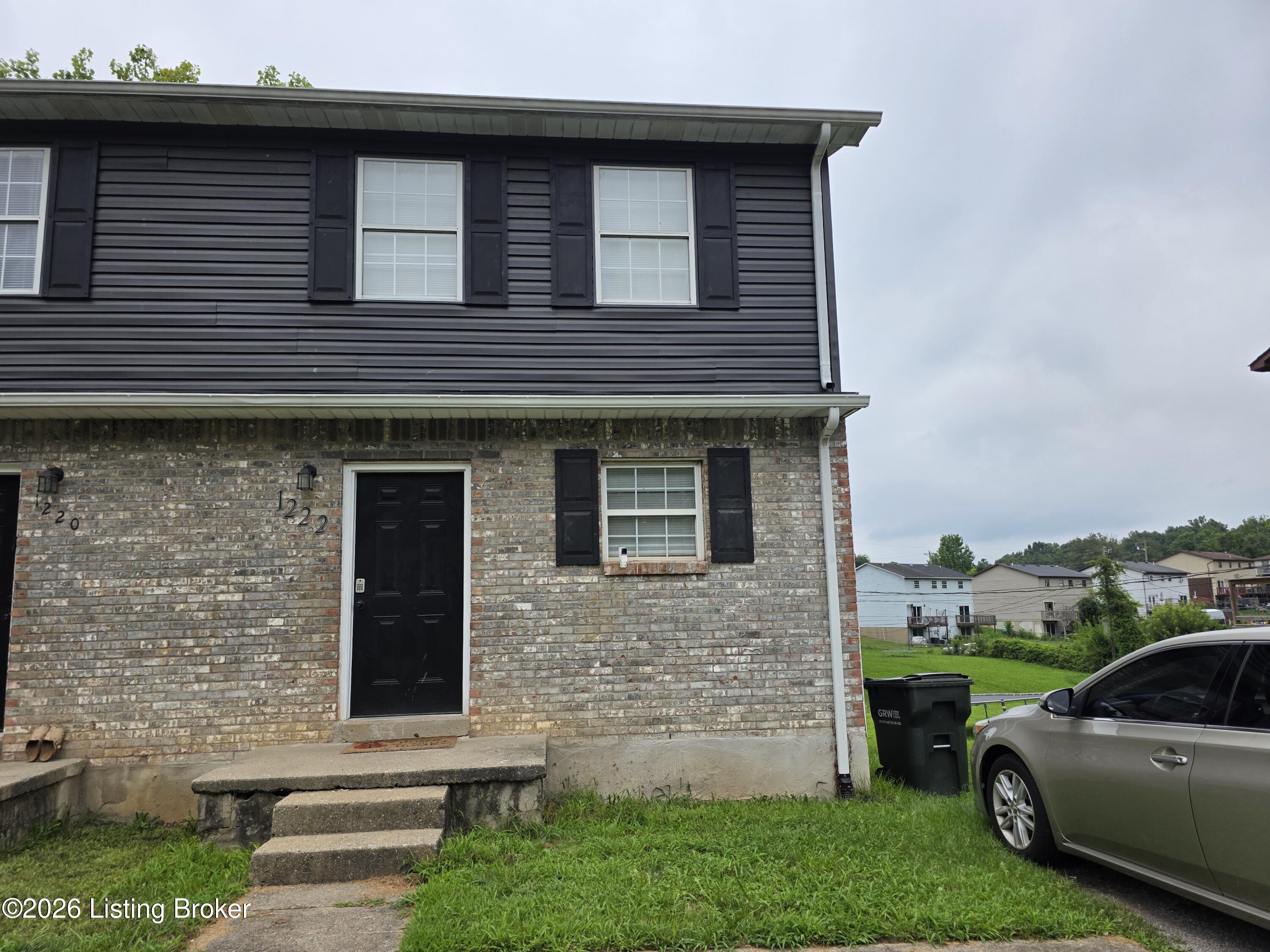 1222 Clear Ridge Ln Property Photo 1