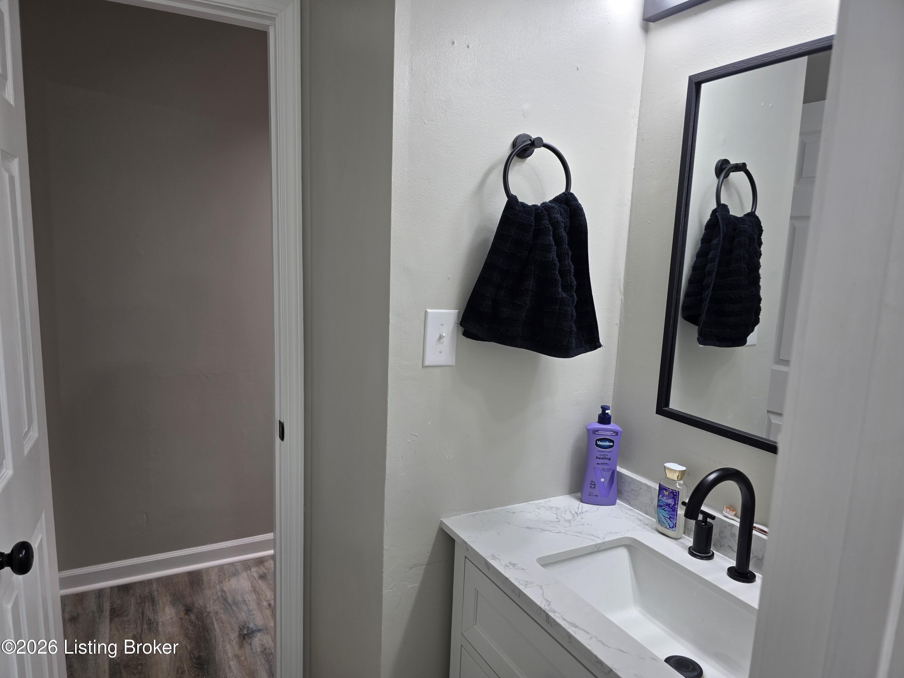 1222 Clear Ridge Ln Property Photo 15