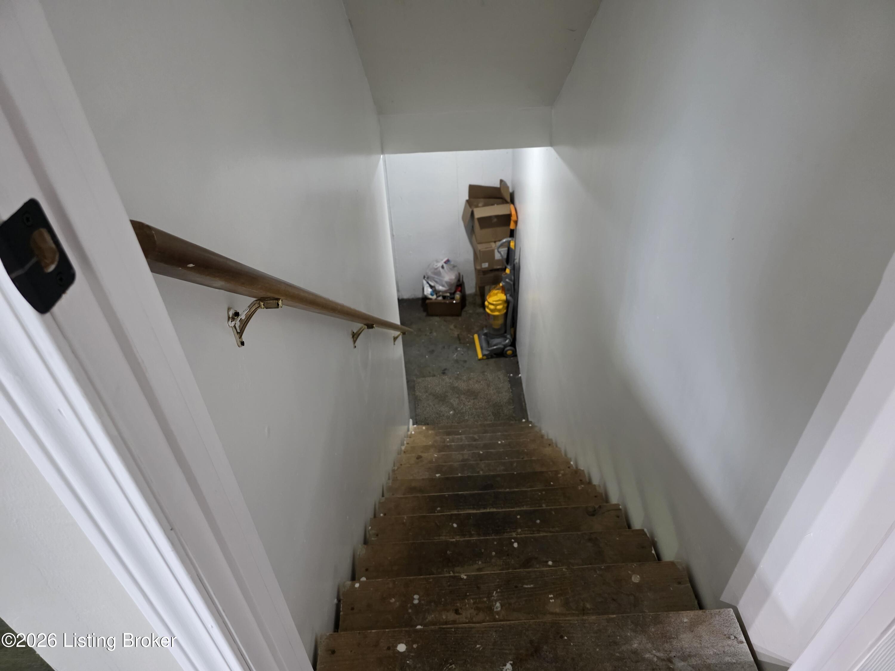1222 Clear Ridge Ln Property Photo 18
