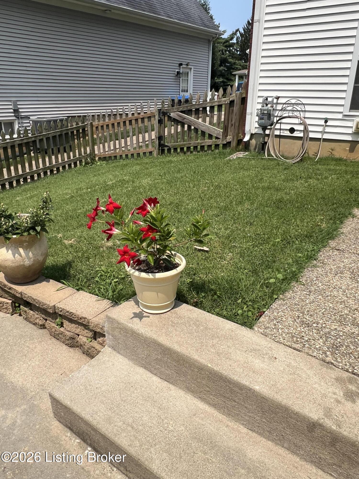 6102 Ledgerock Cove Pl Property Photo 12