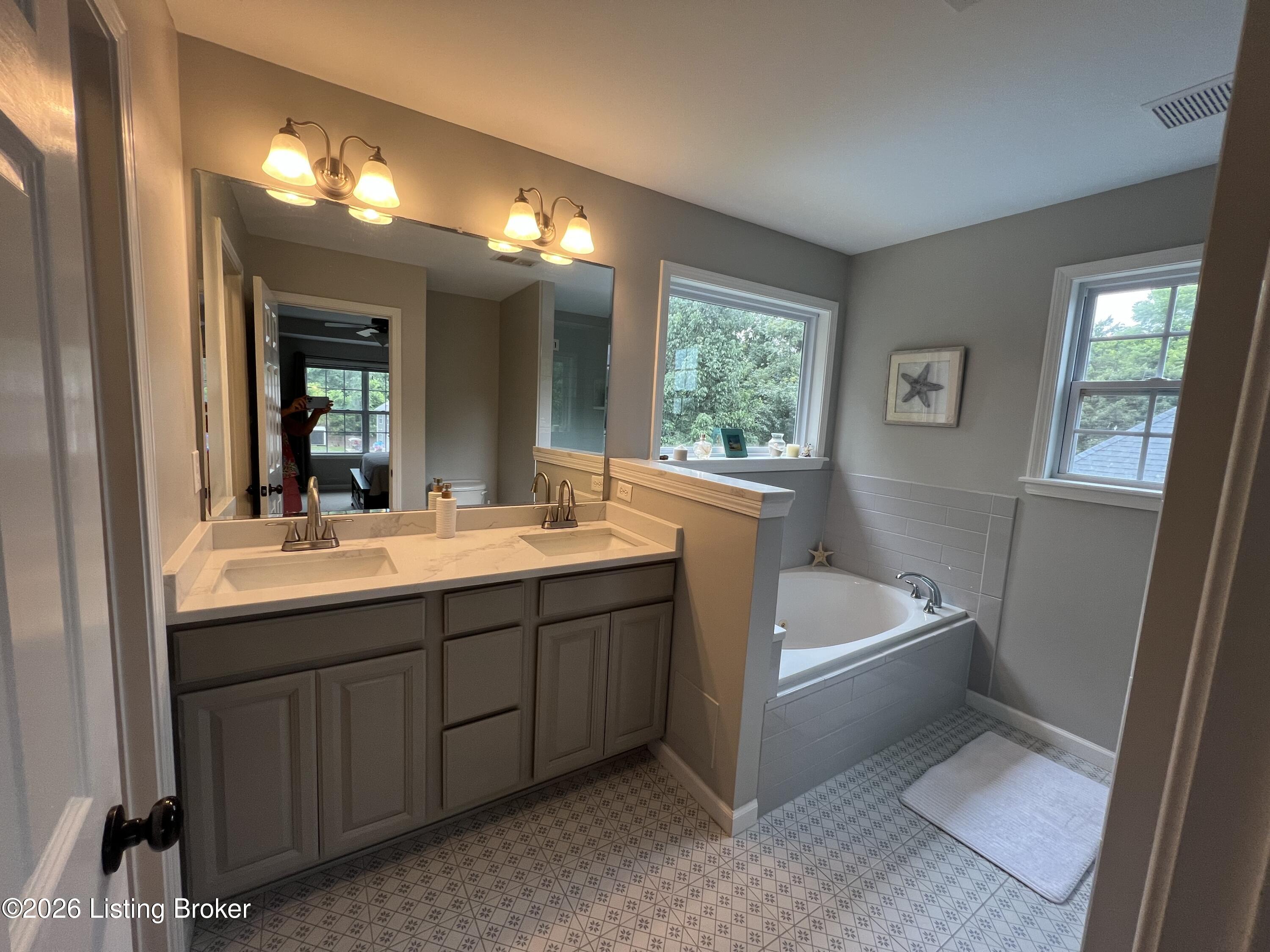 6102 Ledgerock Cove Pl Property Photo 36