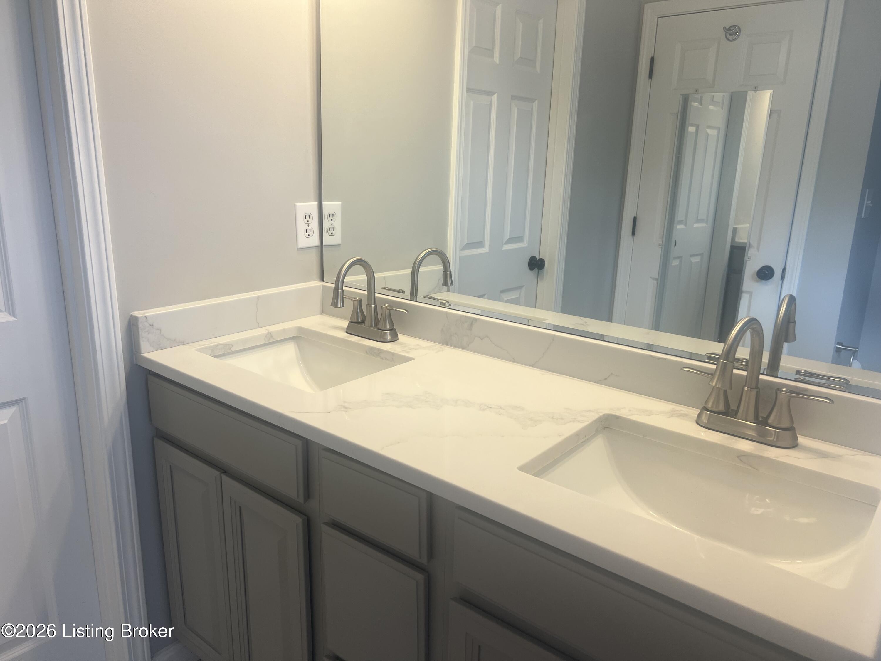 6102 Ledgerock Cove Pl Property Photo 37