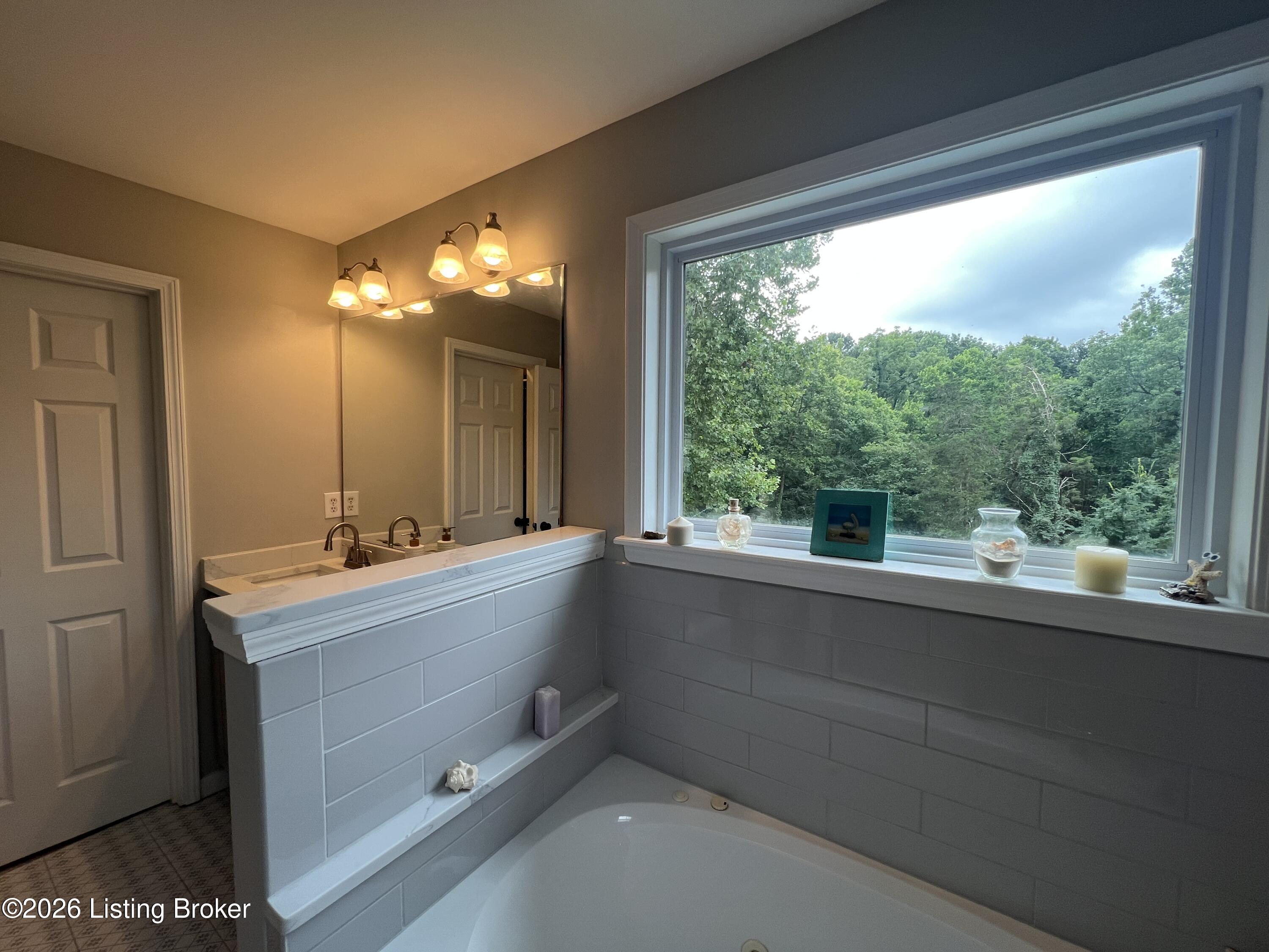 6102 Ledgerock Cove Pl Property Photo 41