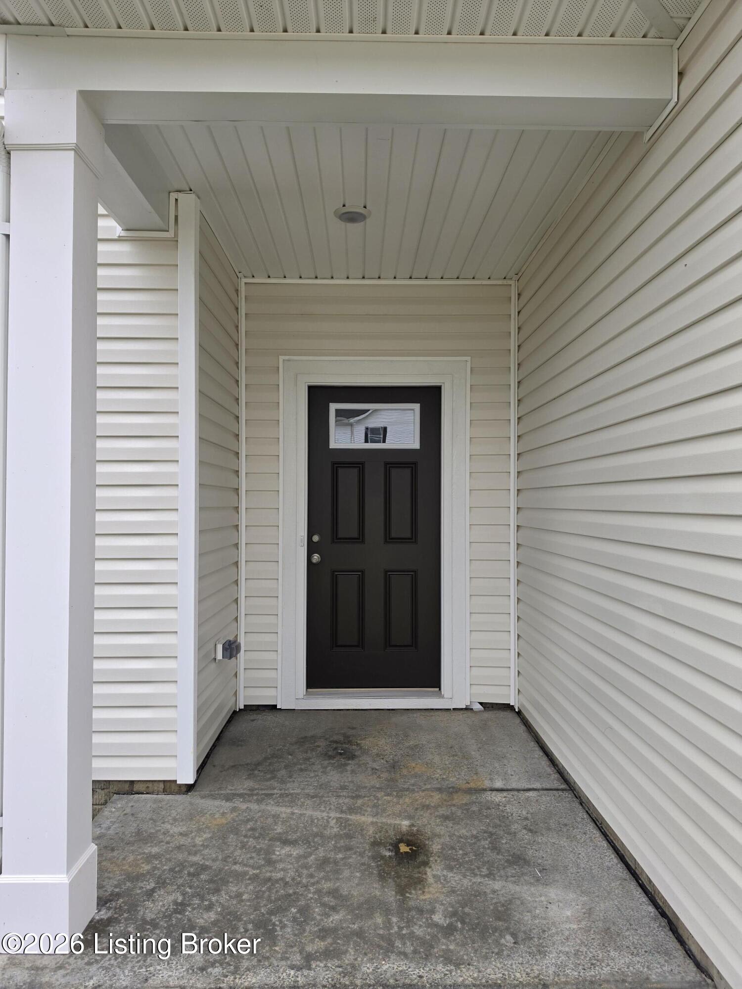 11144 Castlebrook Dr Property Photo 3