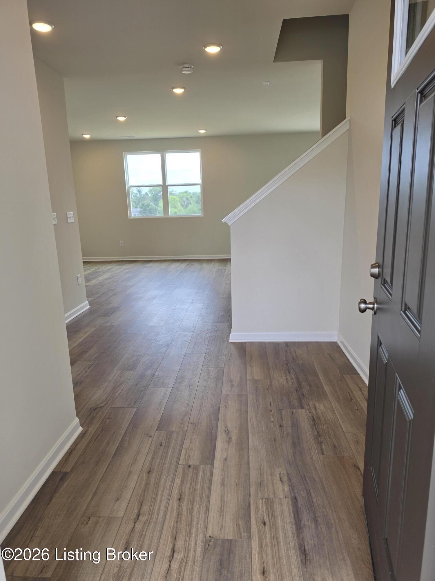 11144 Castlebrook Dr Property Photo 4