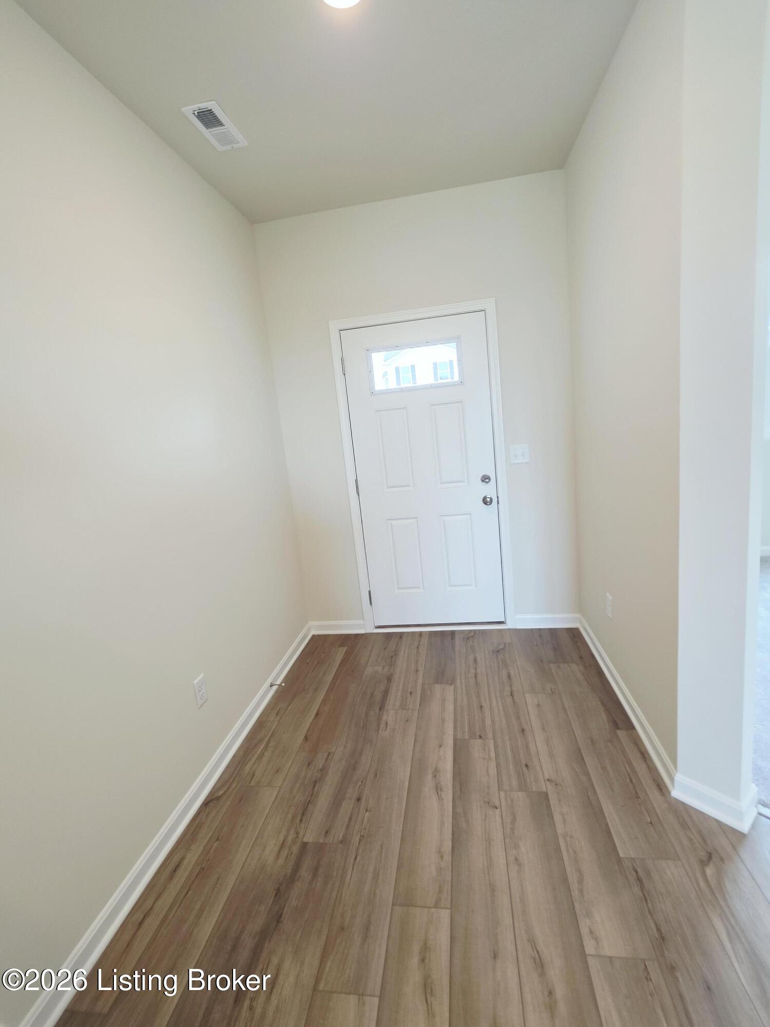 11144 Castlebrook Dr Property Photo 8