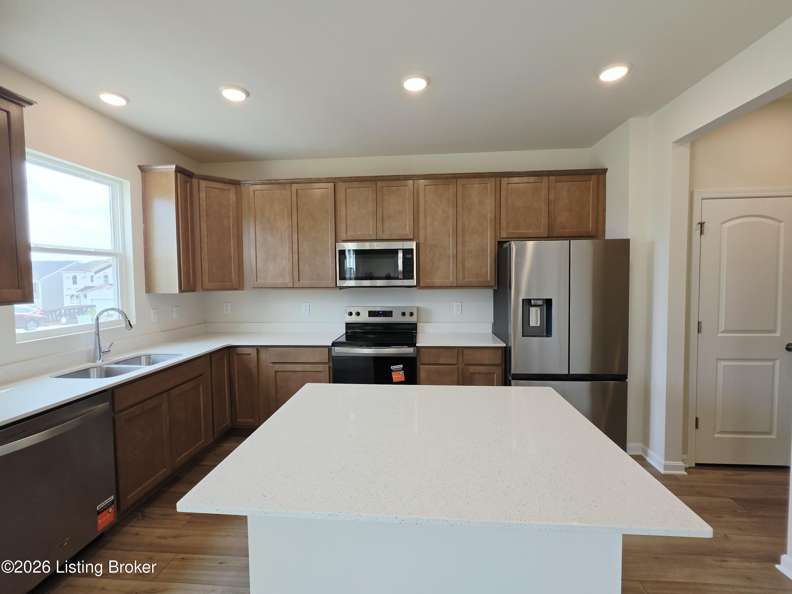 11144 Castlebrook Dr Property Photo 9