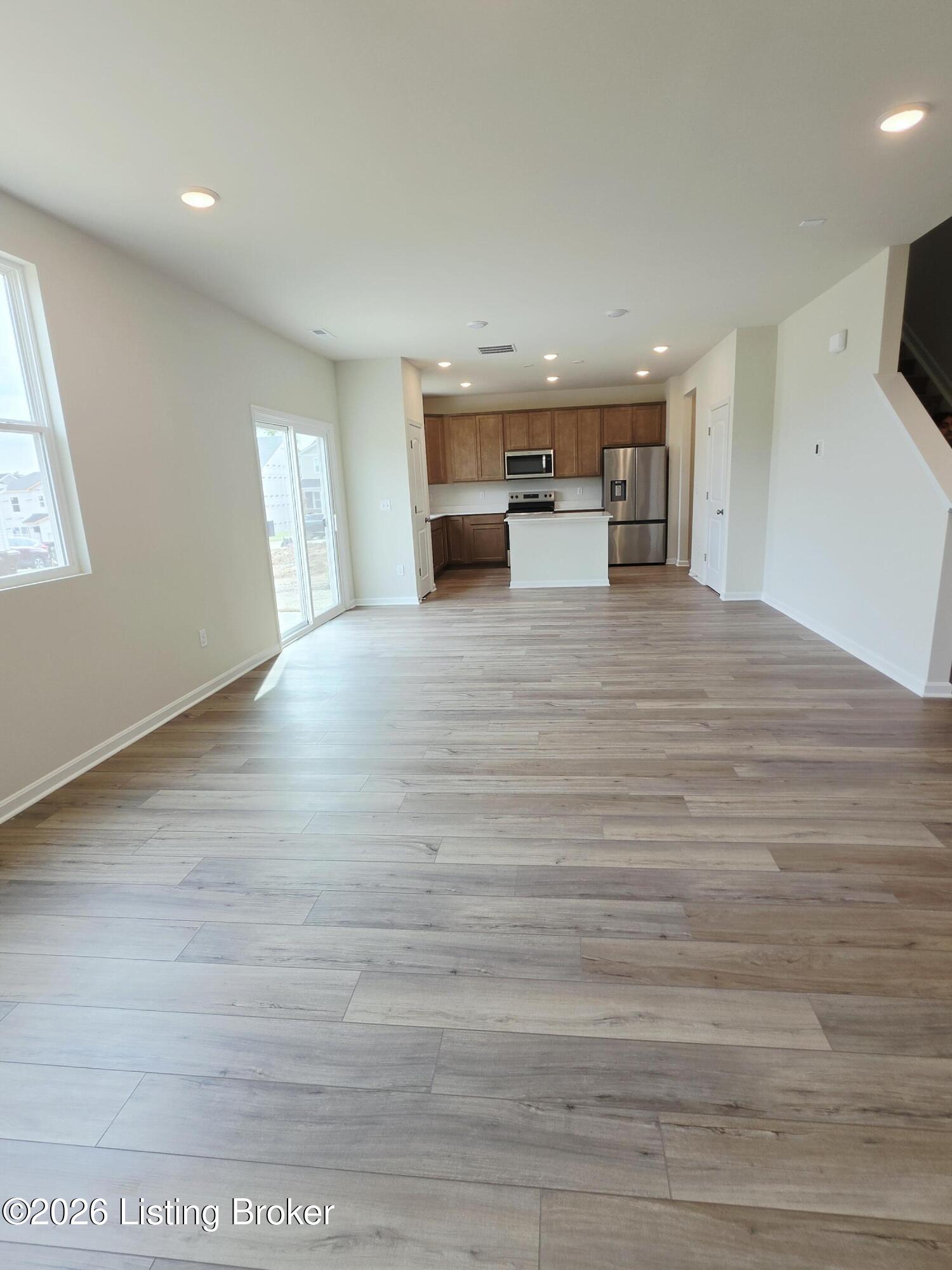 11144 Castlebrook Dr Property Photo 17