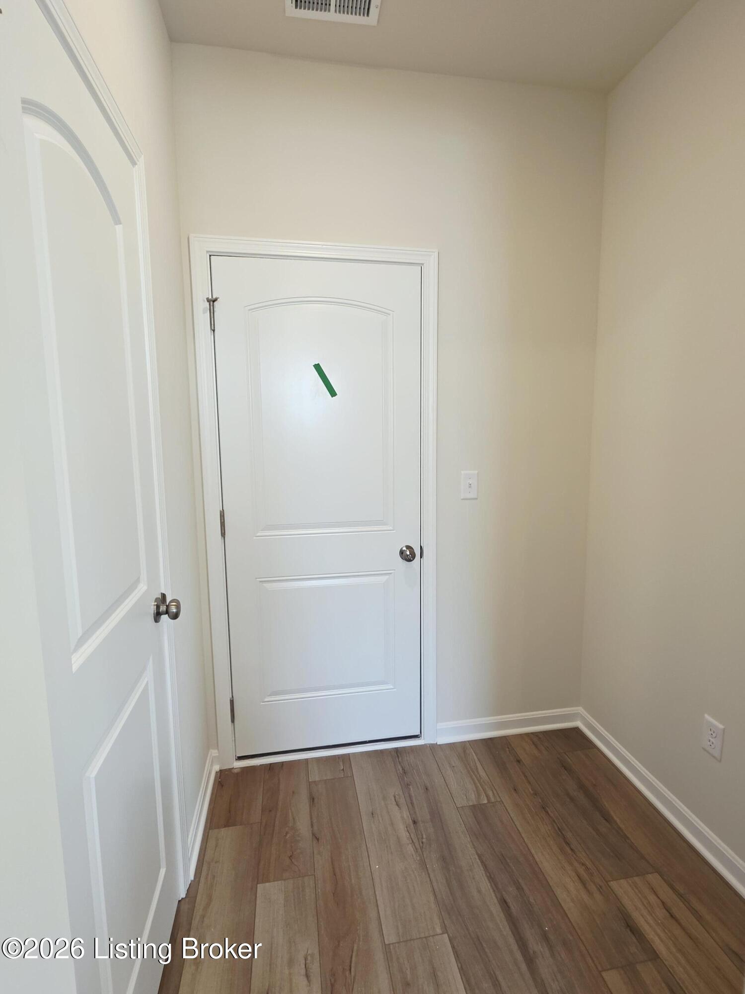 11144 Castlebrook Dr Property Photo 18