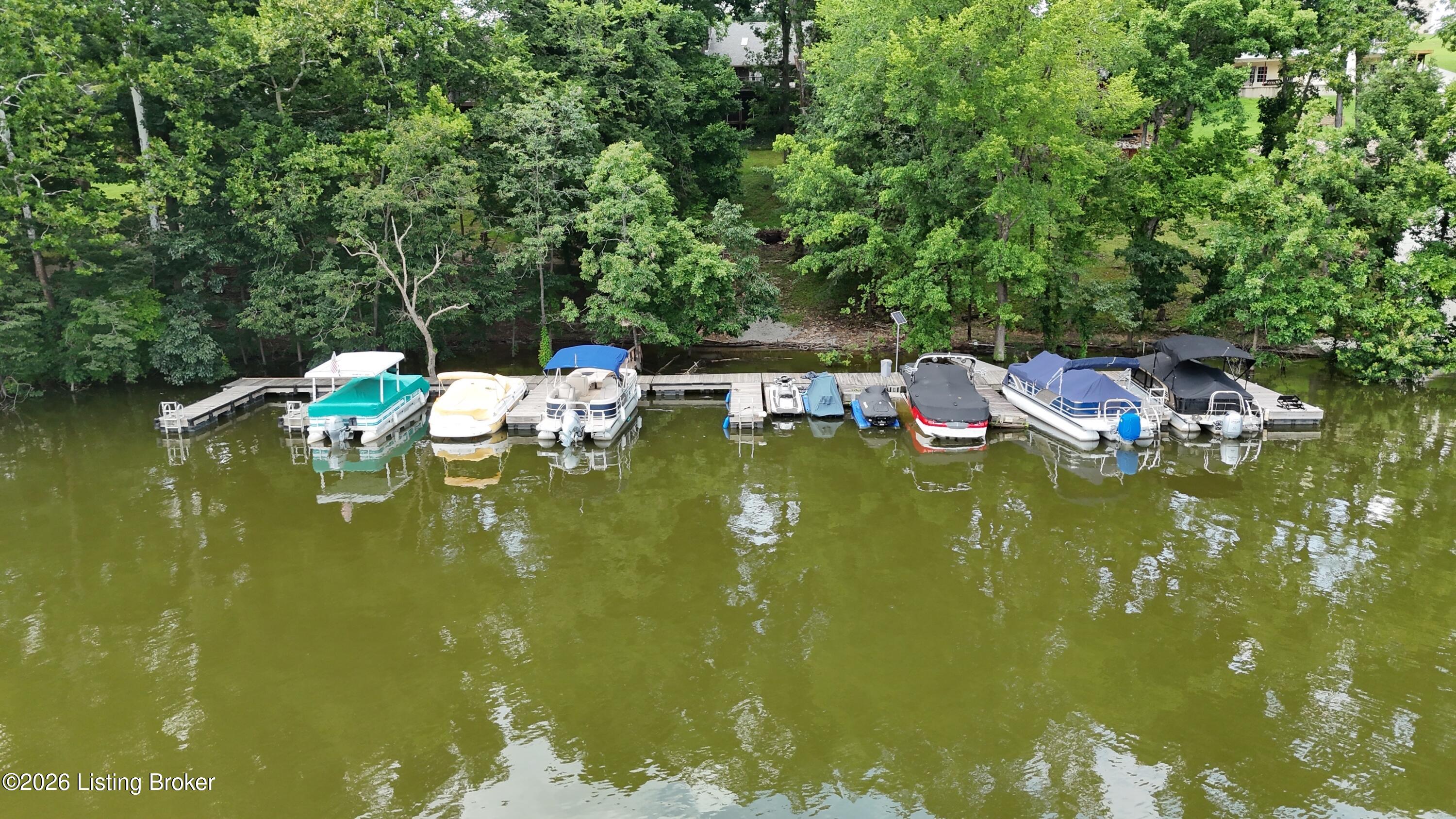 755 Meadow Lake Ln Property Photo 3