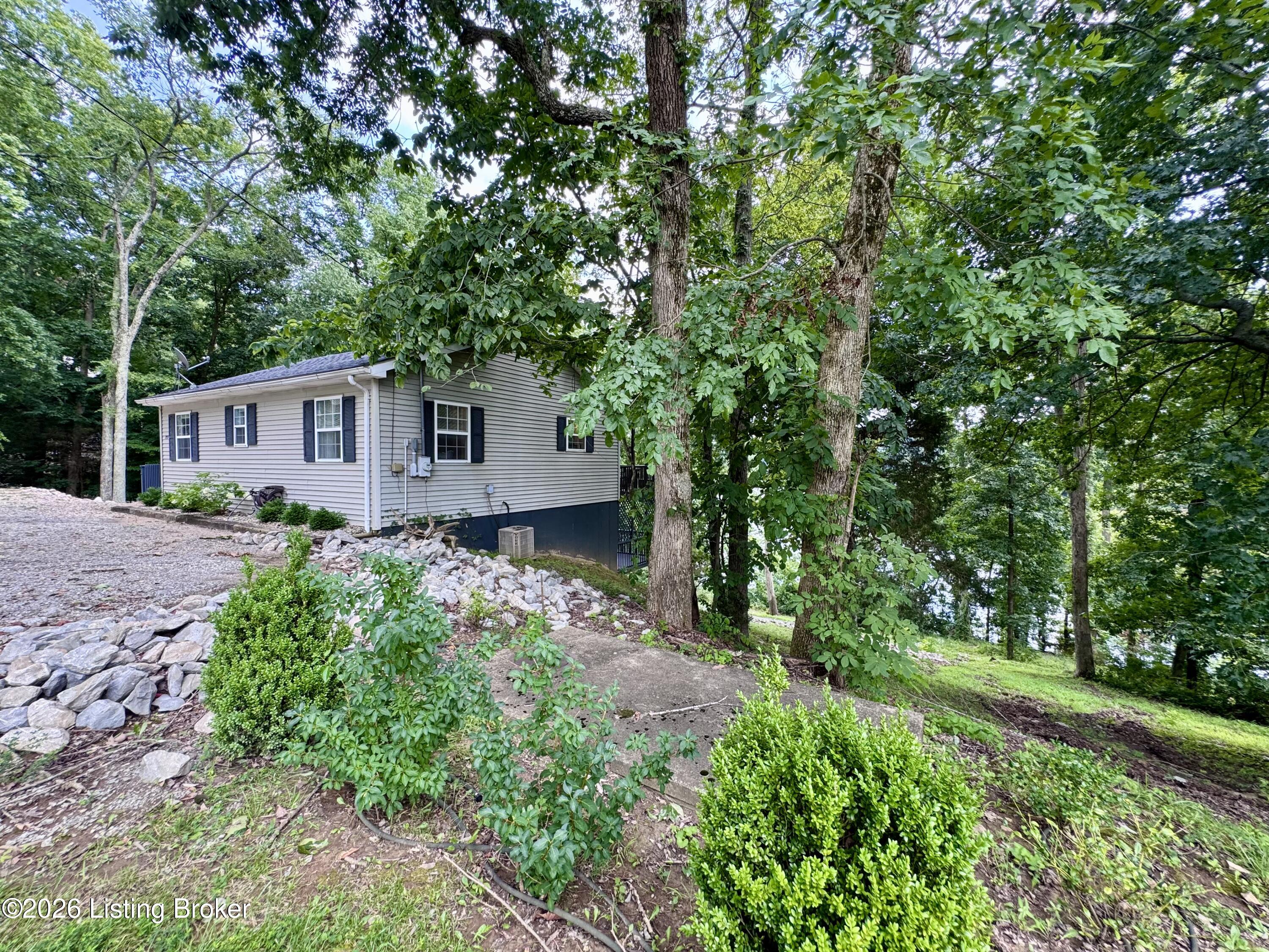 755 Meadow Lake Ln Property Photo 11
