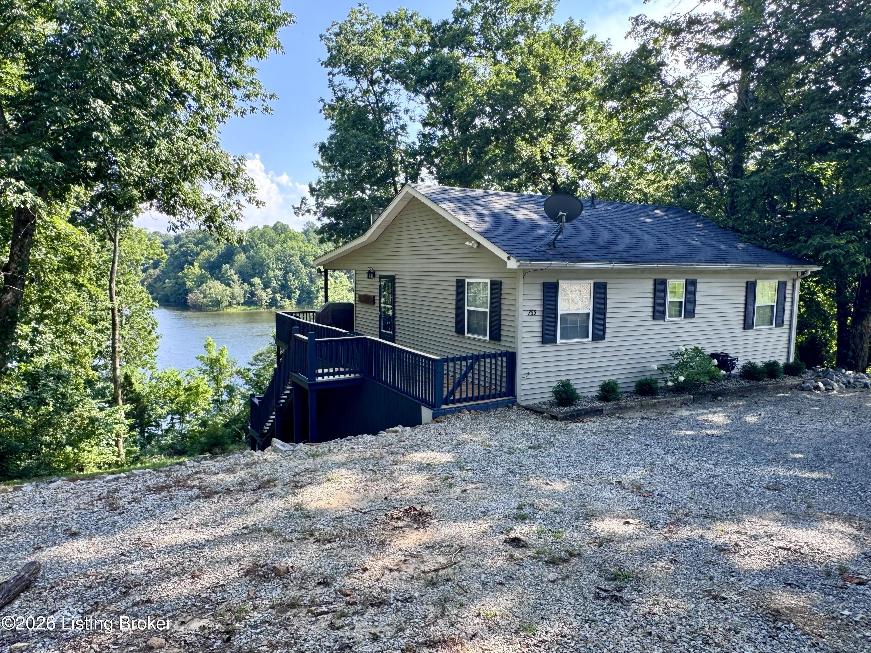 755 Meadow Lake Ln Property Photo 13
