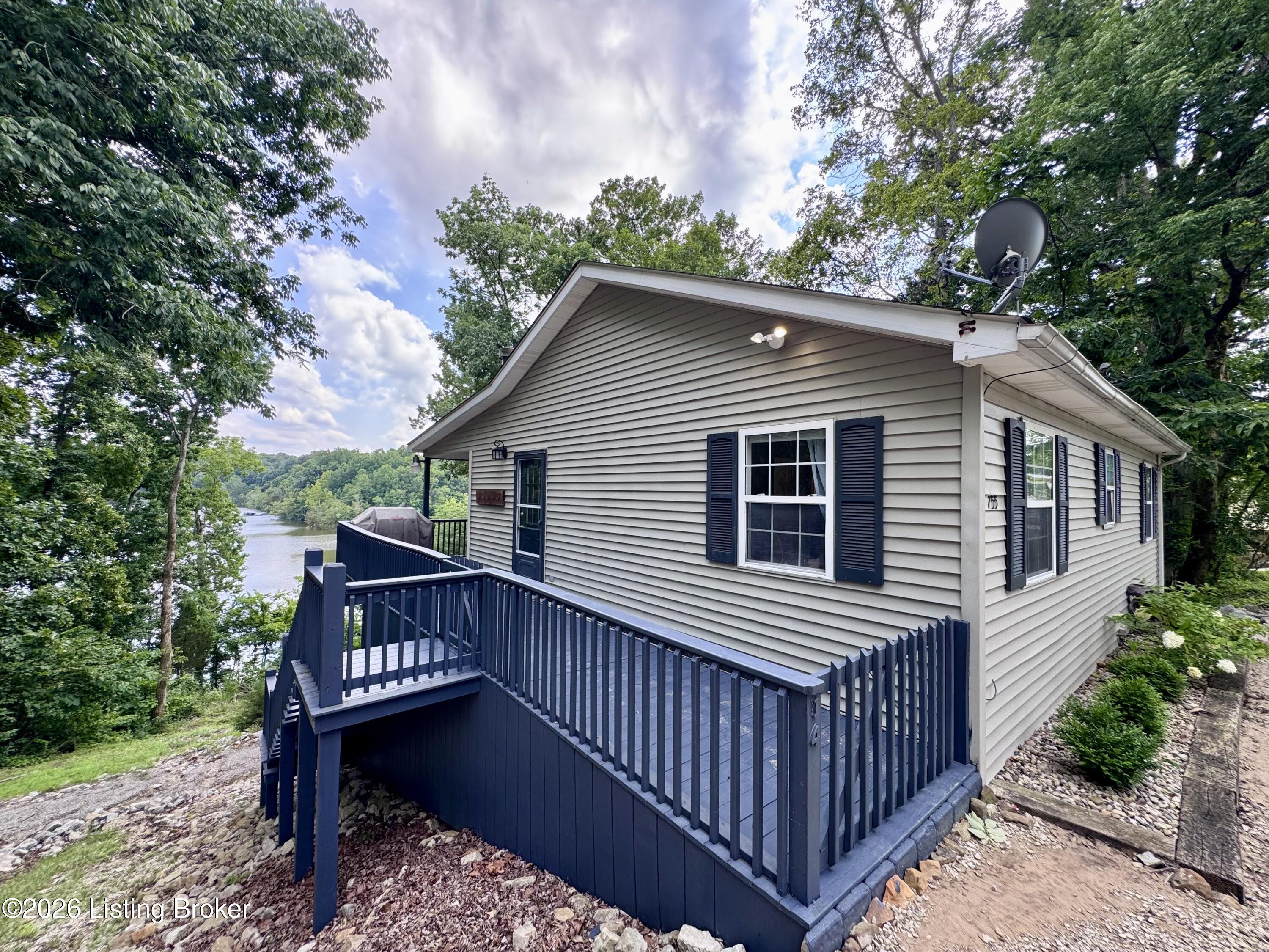 755 Meadow Lake Ln Property Photo 14