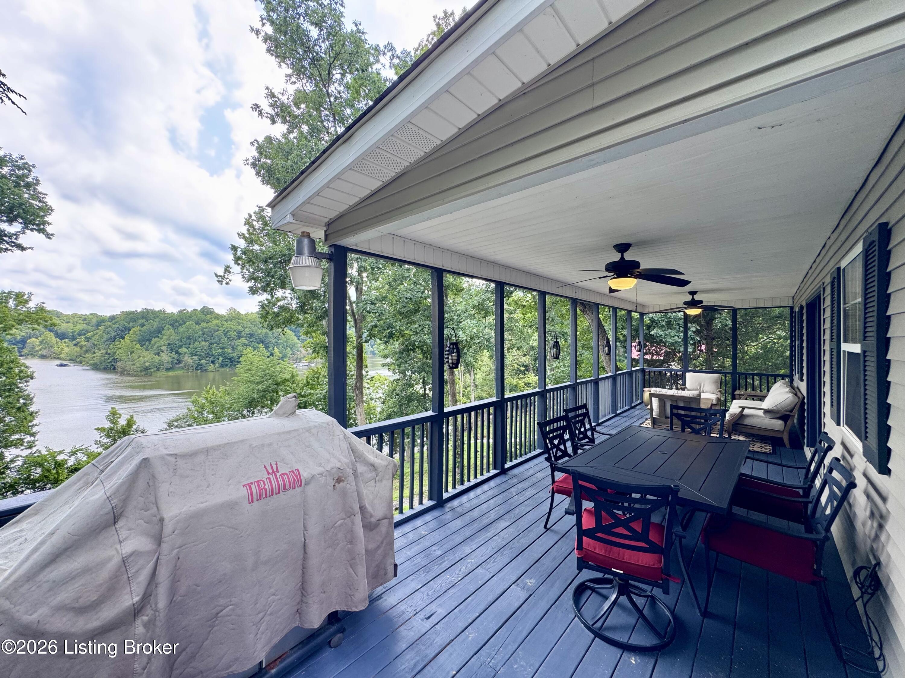 755 Meadow Lake Ln Property Photo 17