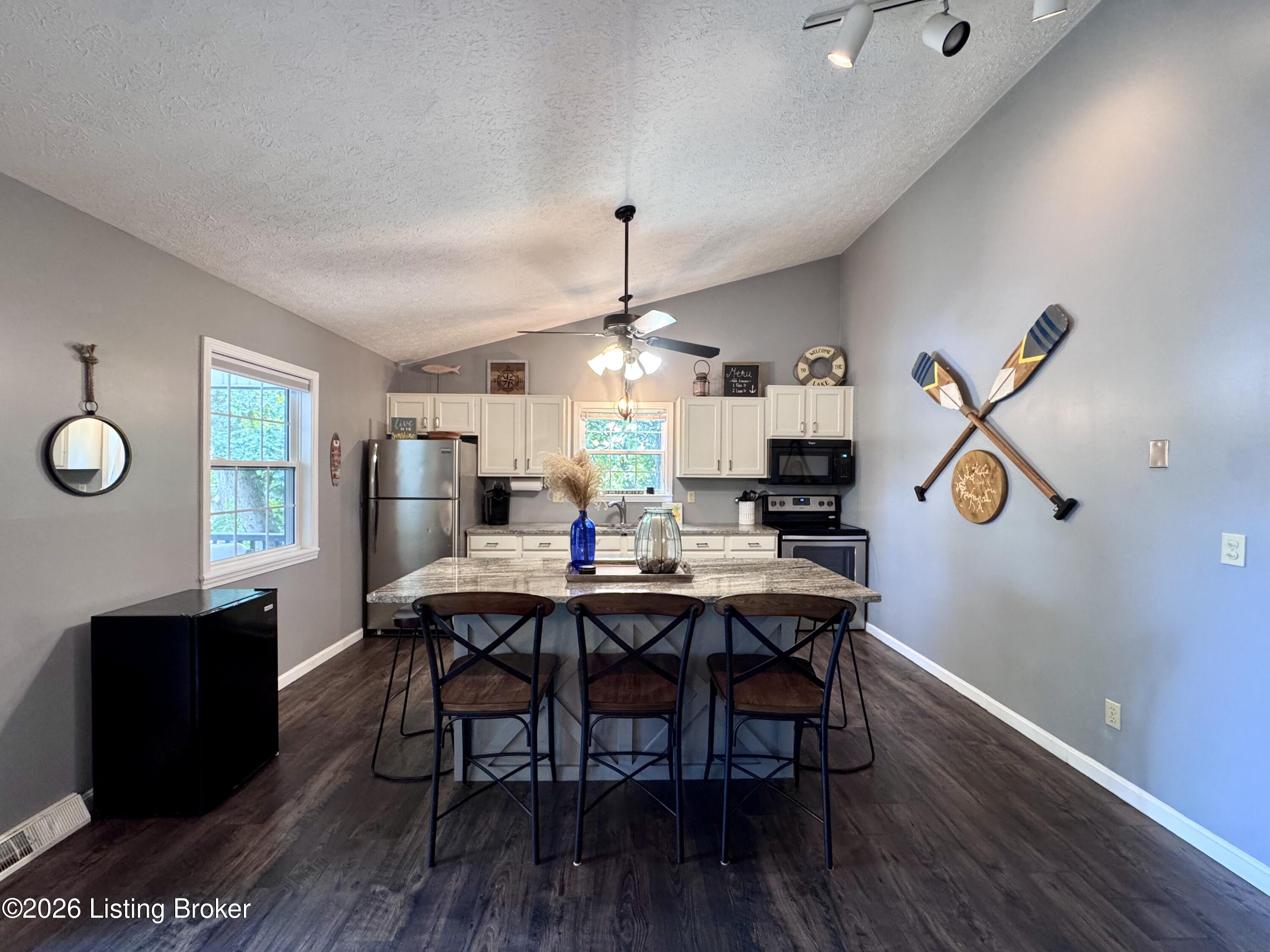 755 Meadow Lake Ln Property Photo 26